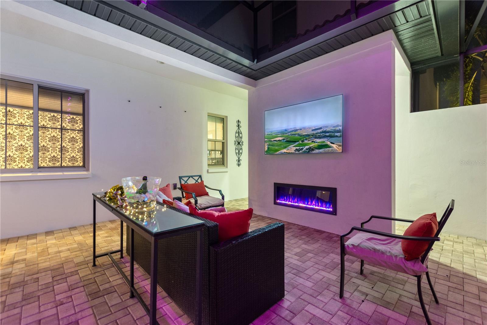 8872 BISMARCK PALM DR