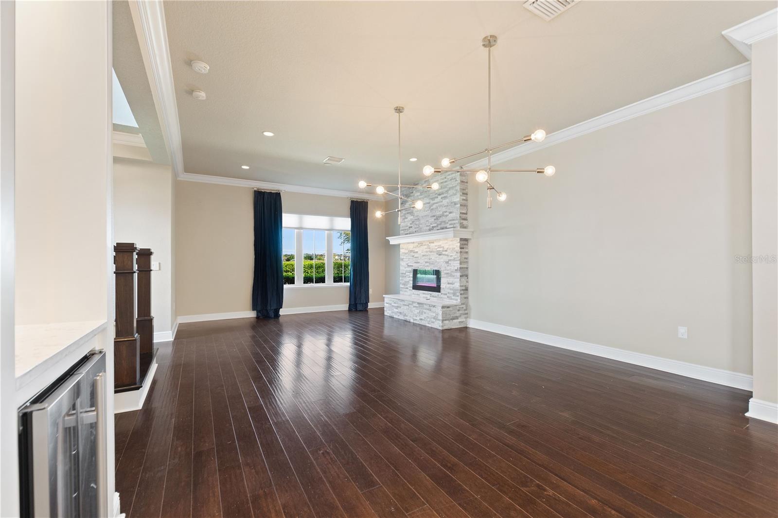 8872 BISMARCK PALM DR