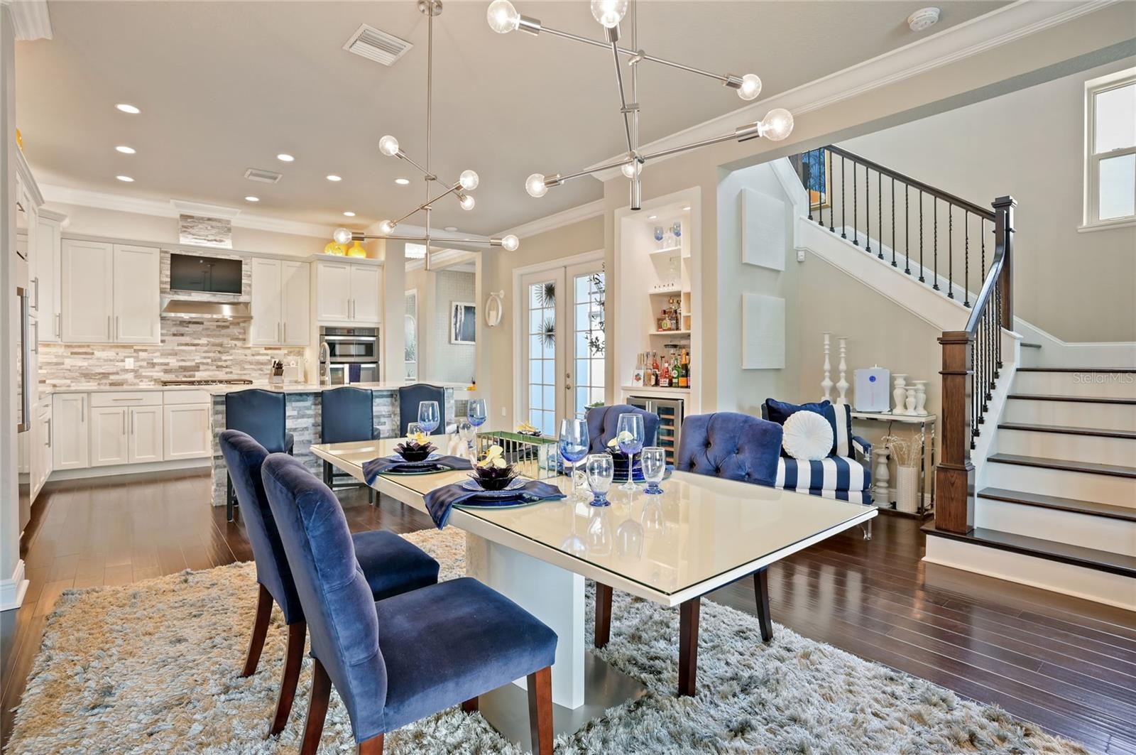 8872 BISMARCK PALM DR