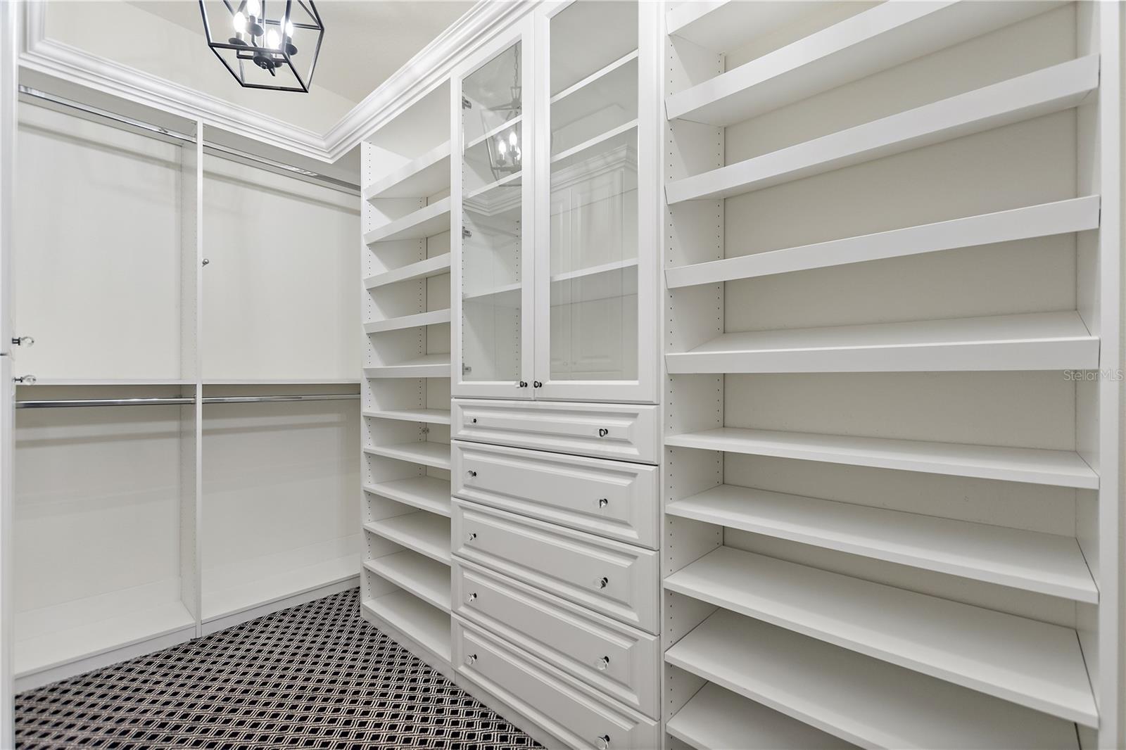 8872 BISMARCK PALM DR