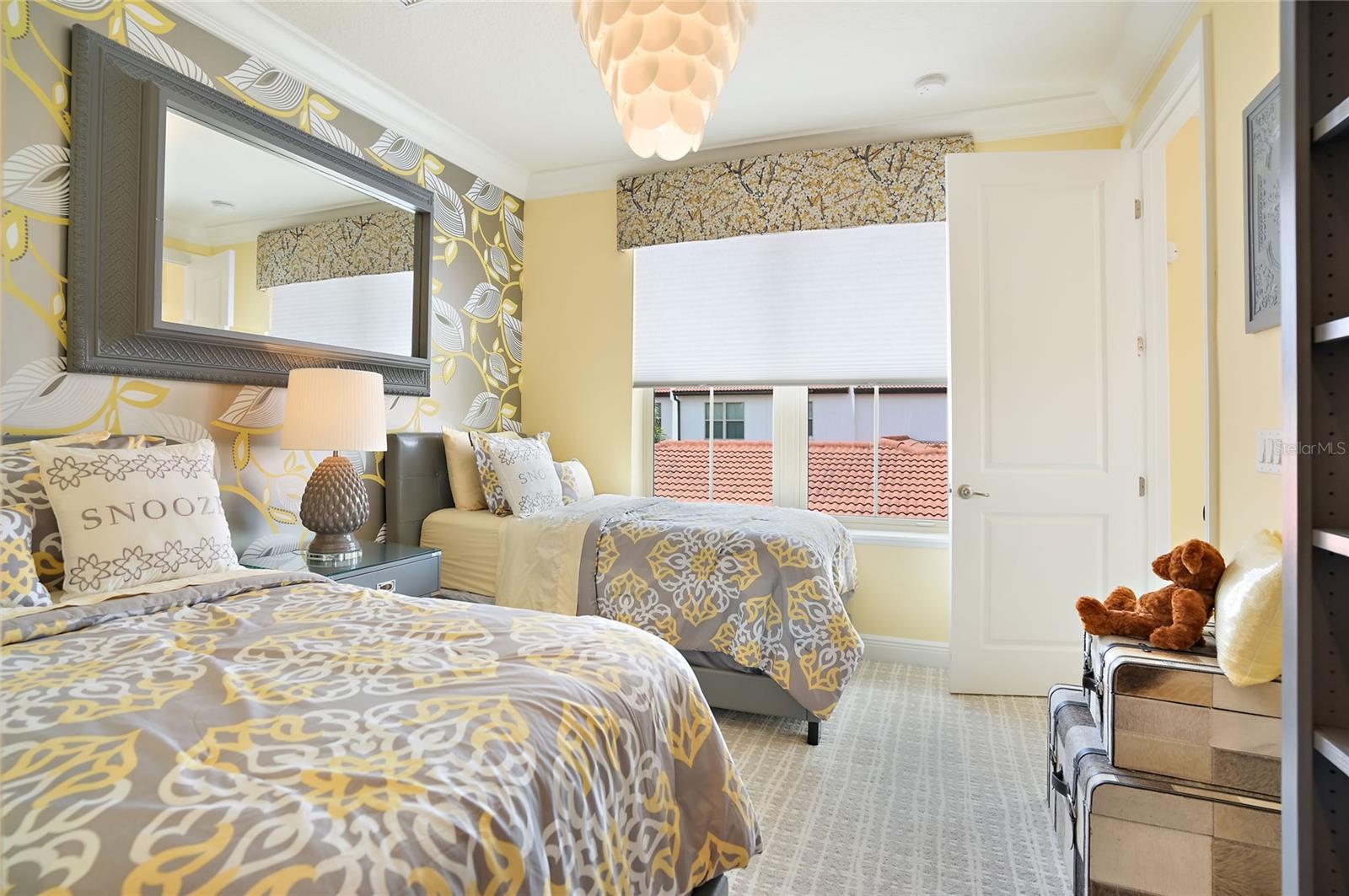 8872 BISMARCK PALM DR