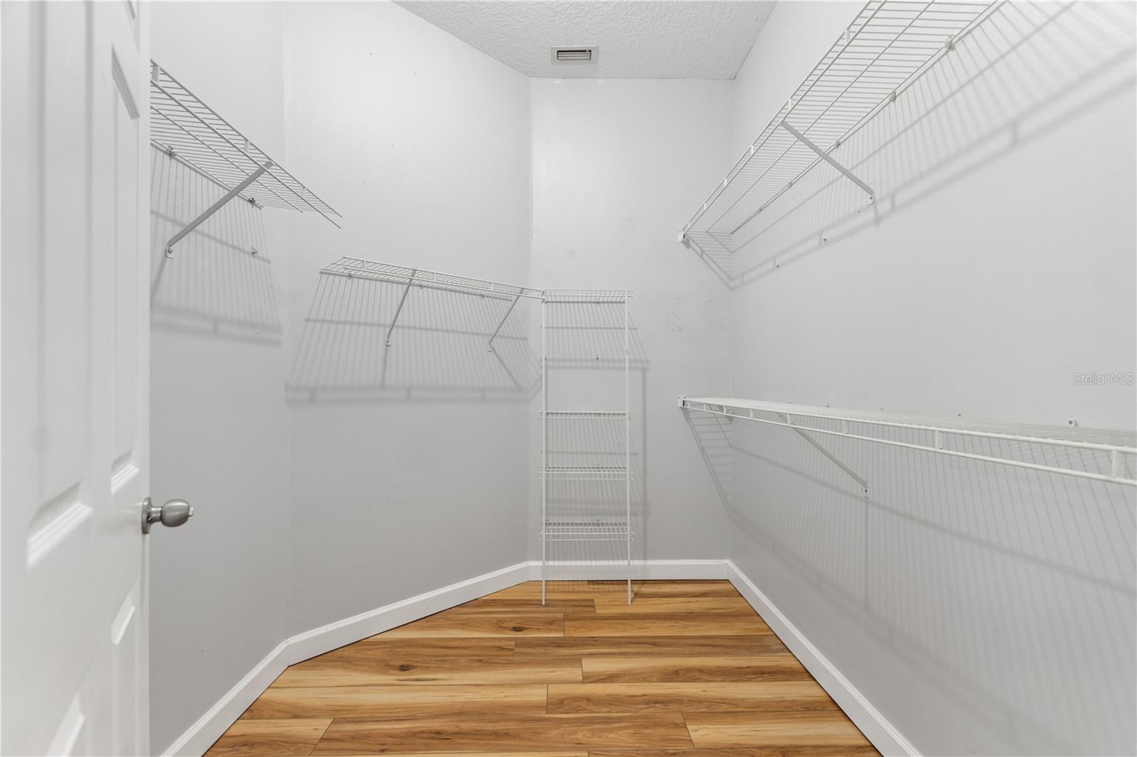 12432 LAKE RIDGE CIR