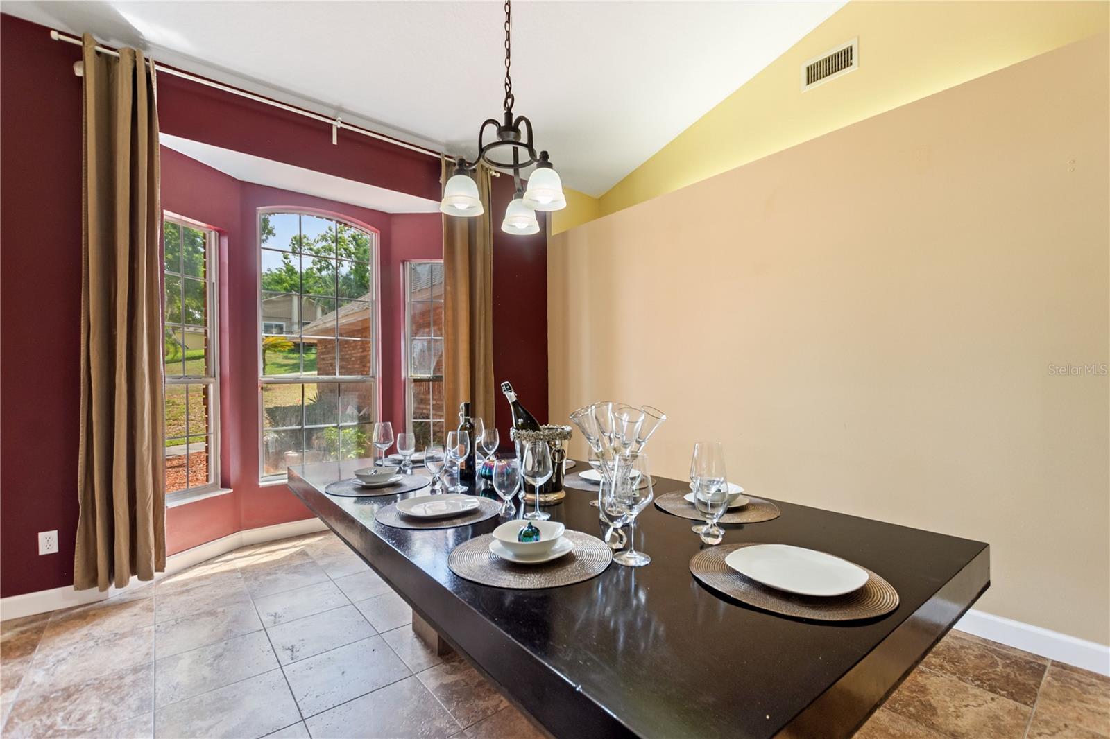 12432 LAKE RIDGE CIR