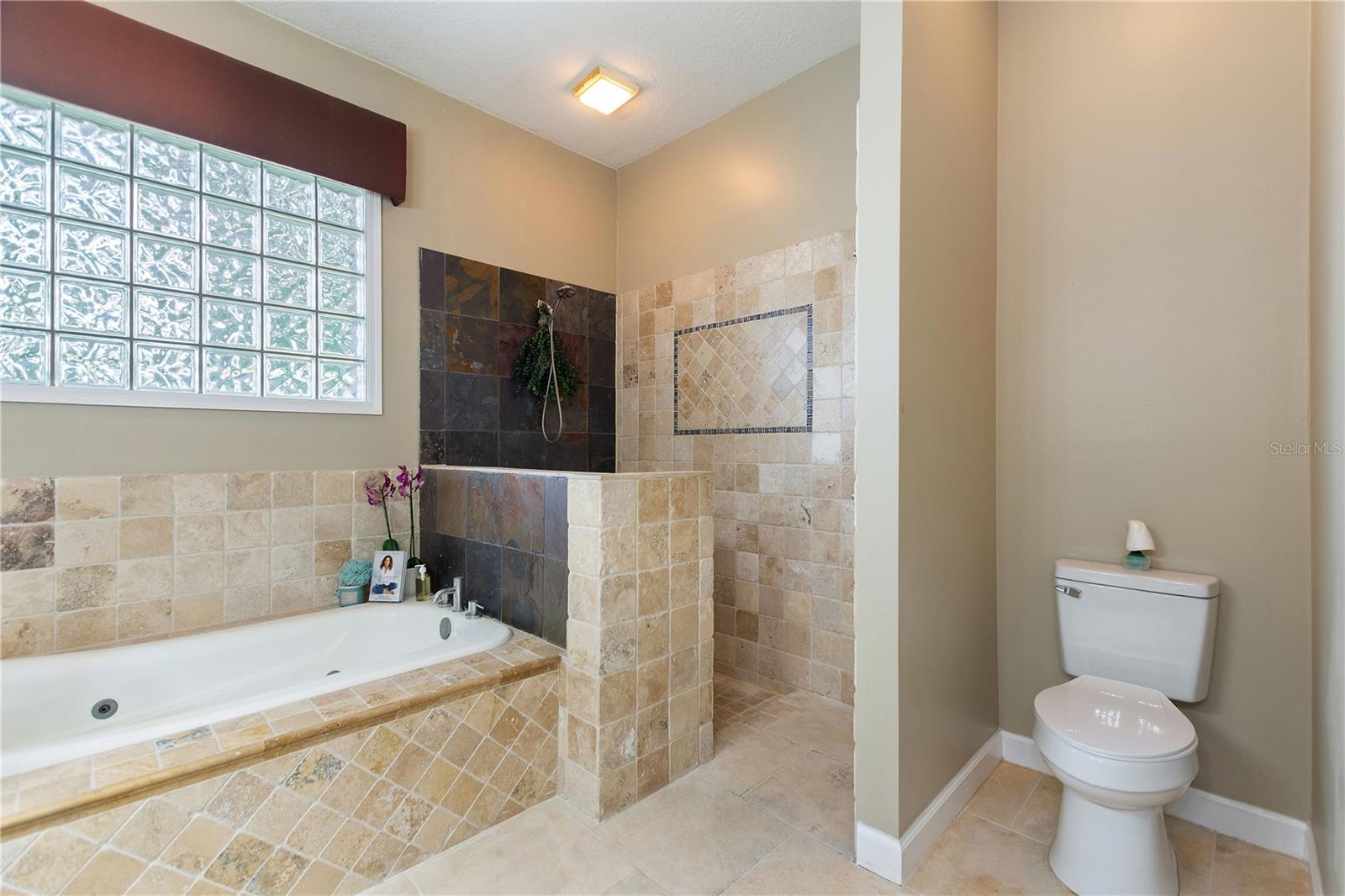 12432 LAKE RIDGE CIR