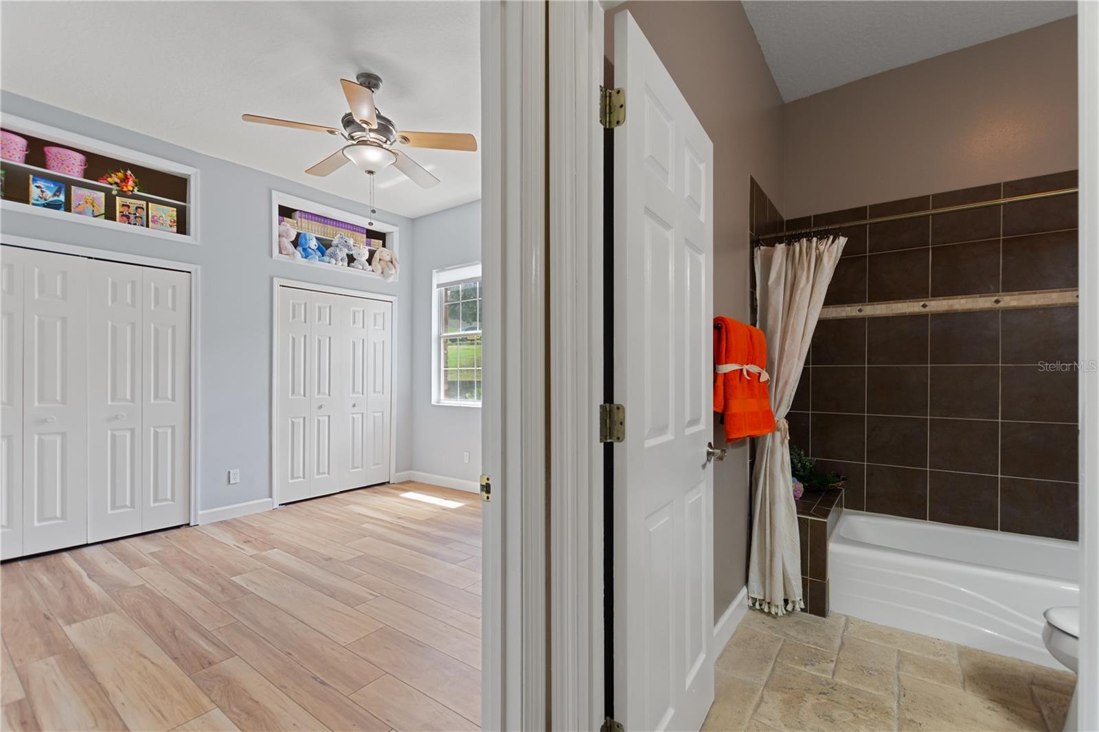 12432 LAKE RIDGE CIR