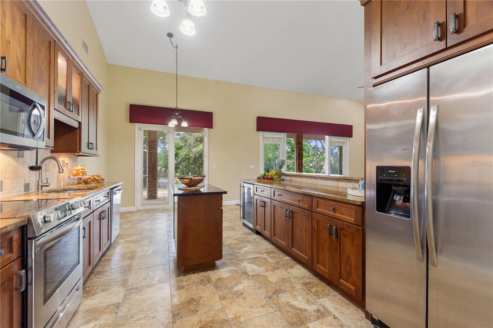 12432 LAKE RIDGE CIR