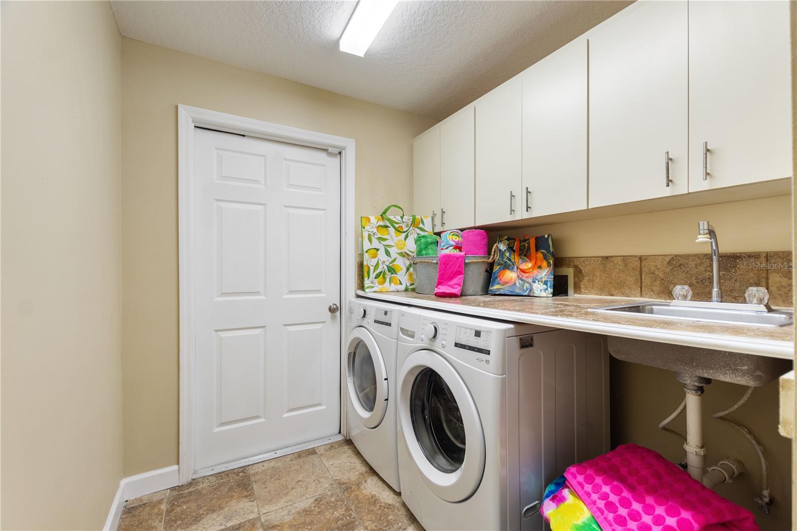 12432 LAKE RIDGE CIR