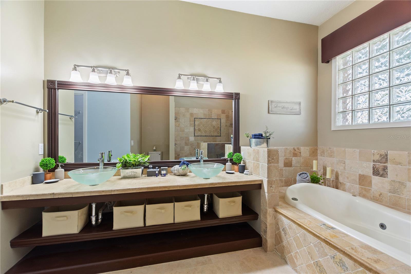 12432 LAKE RIDGE CIR