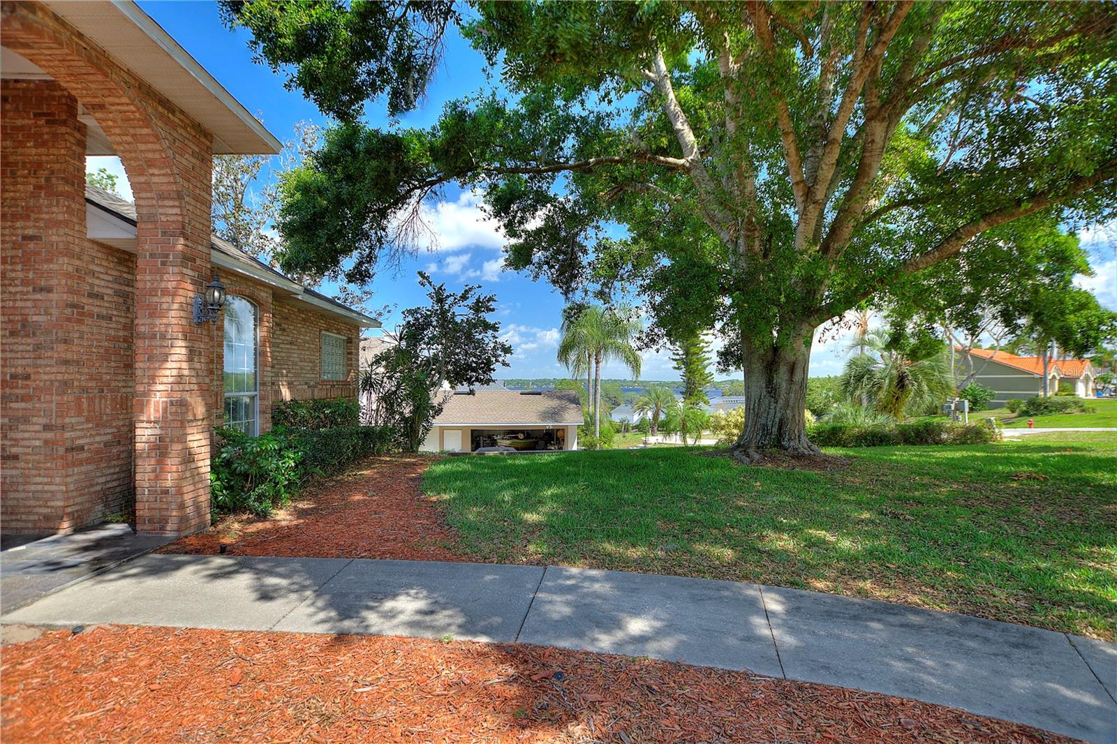 12432 LAKE RIDGE CIR