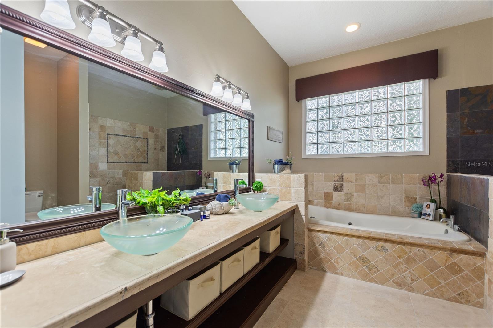 12432 LAKE RIDGE CIR