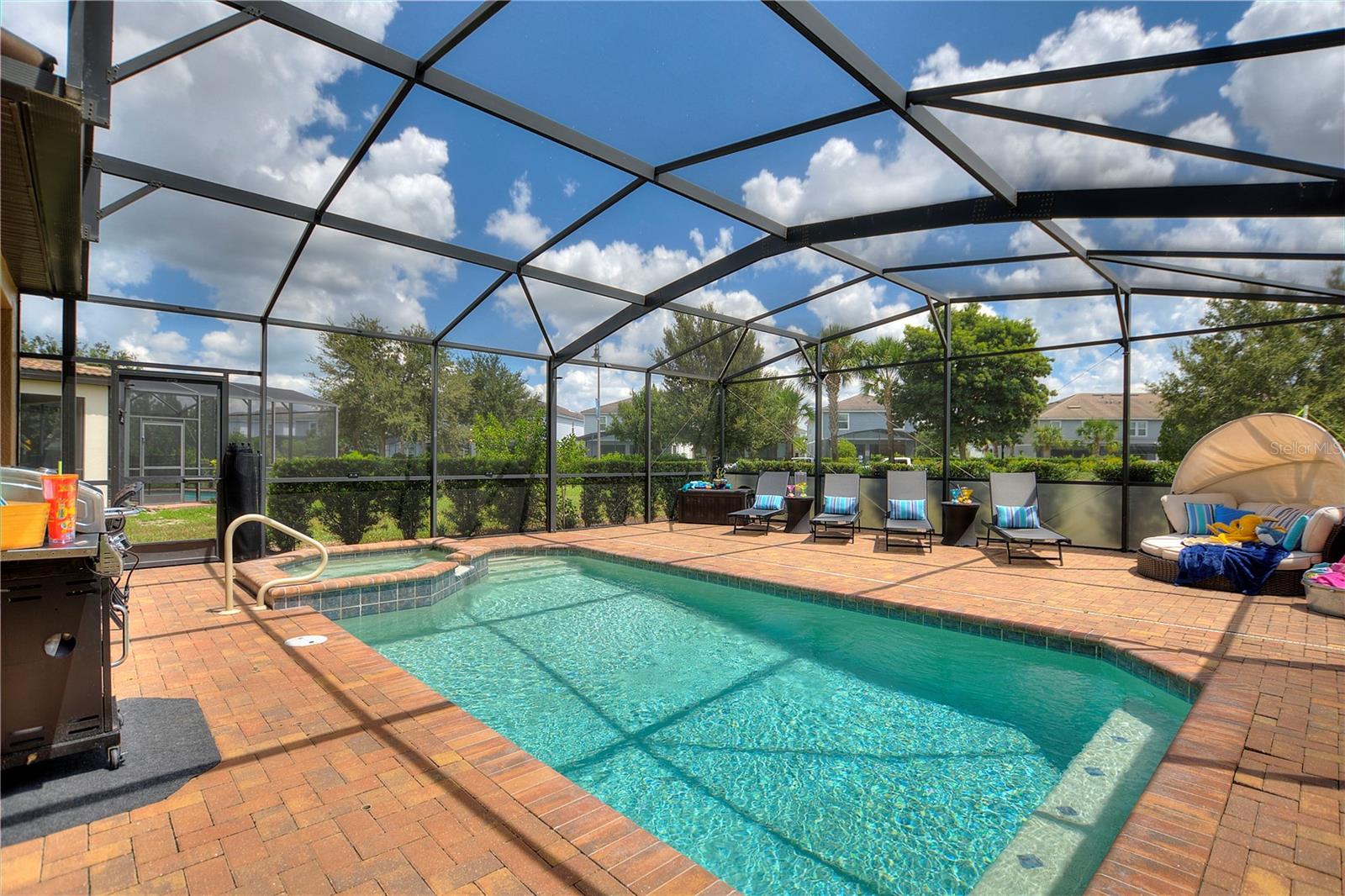 5525 MISTY OAK CIR