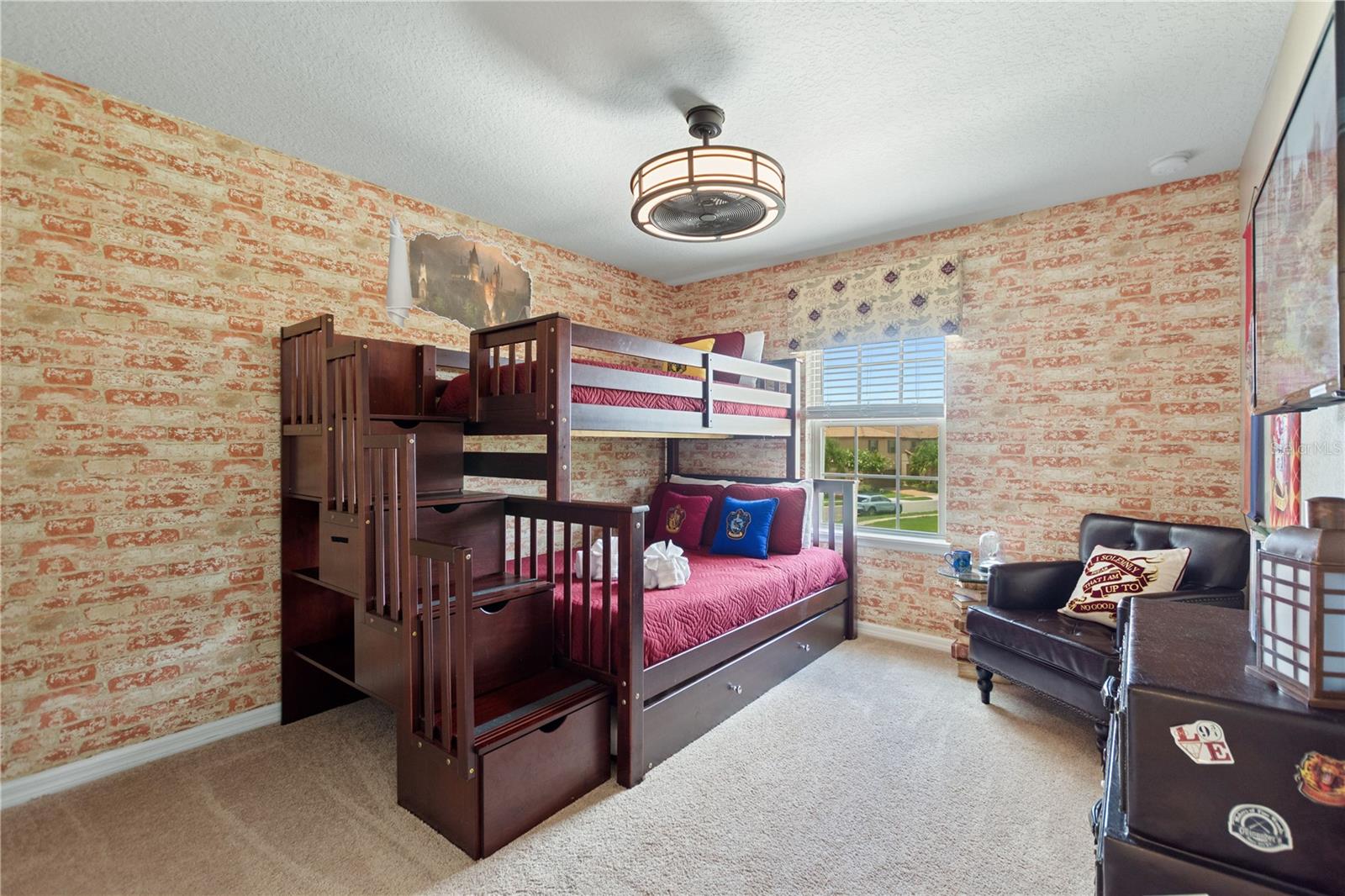 5525 MISTY OAK CIR