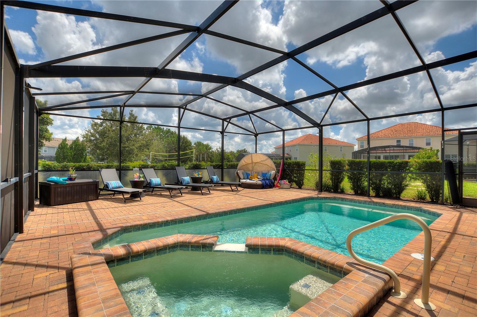 5525 MISTY OAK CIR