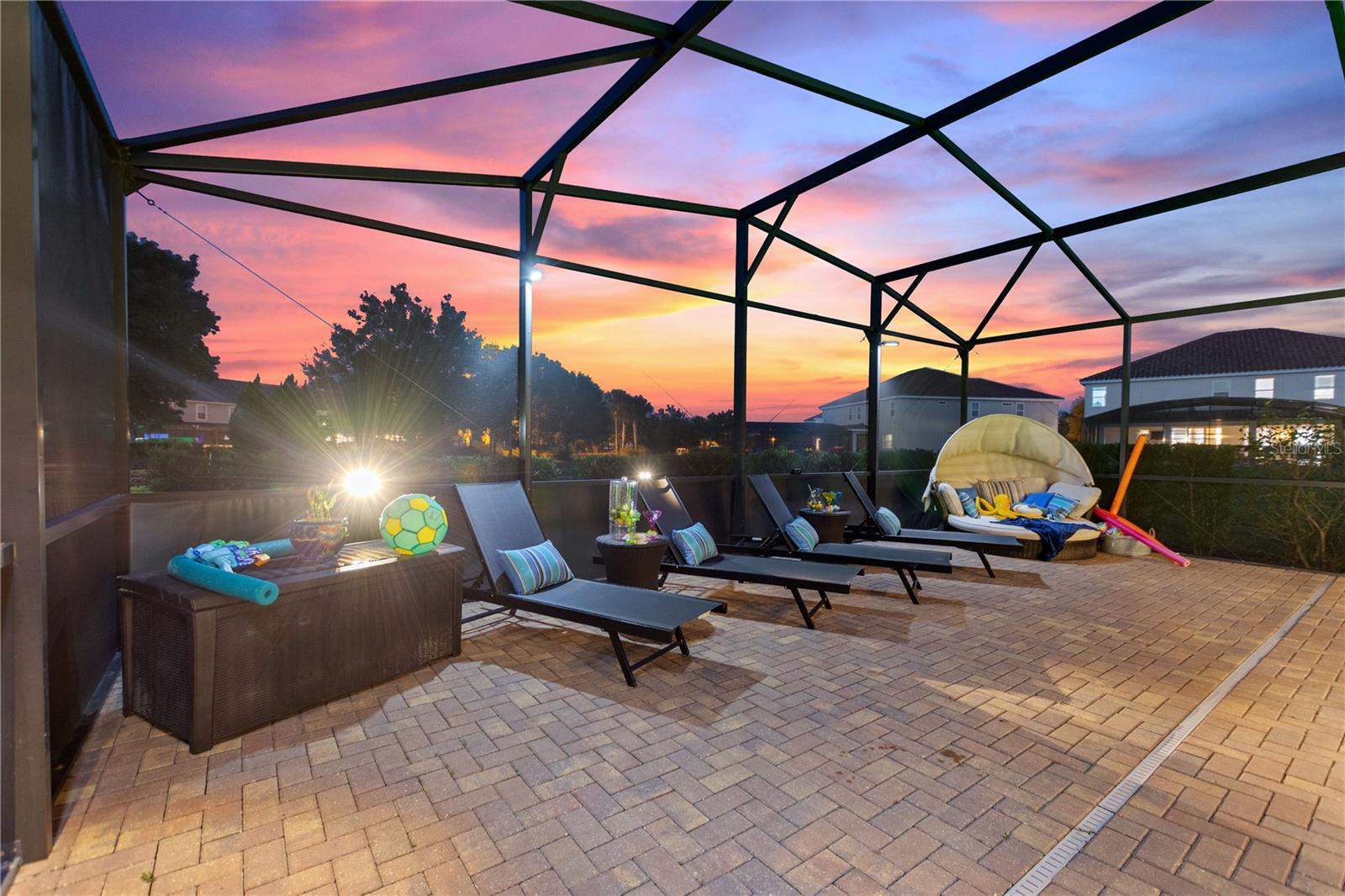 5525 MISTY OAK CIR
