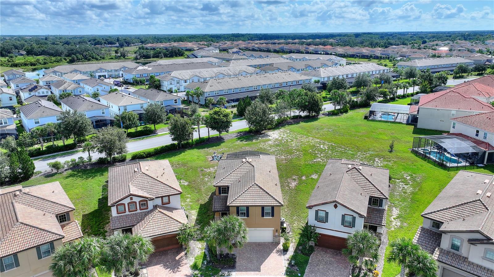 5525 MISTY OAK CIR