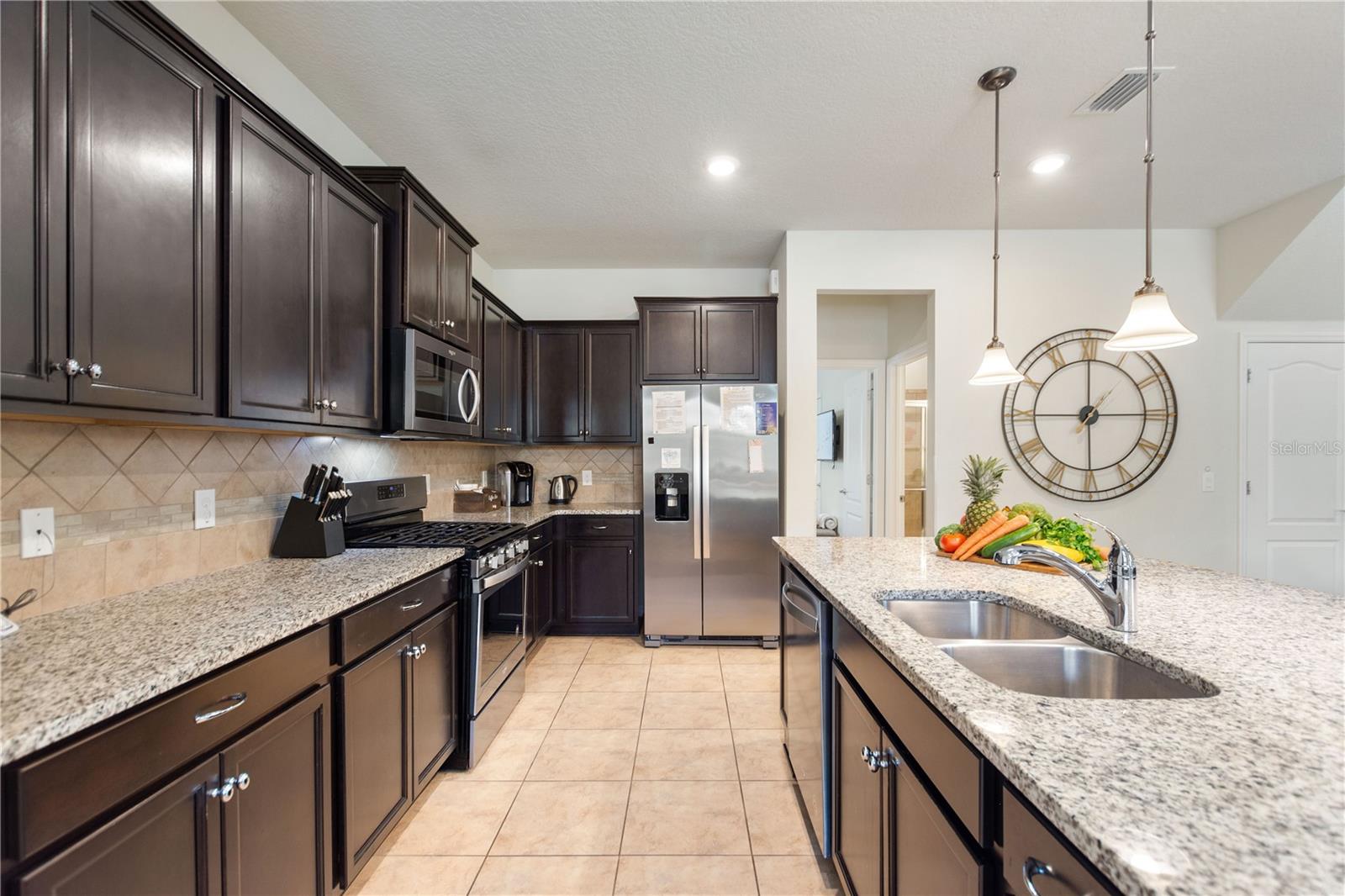 5525 MISTY OAK CIR