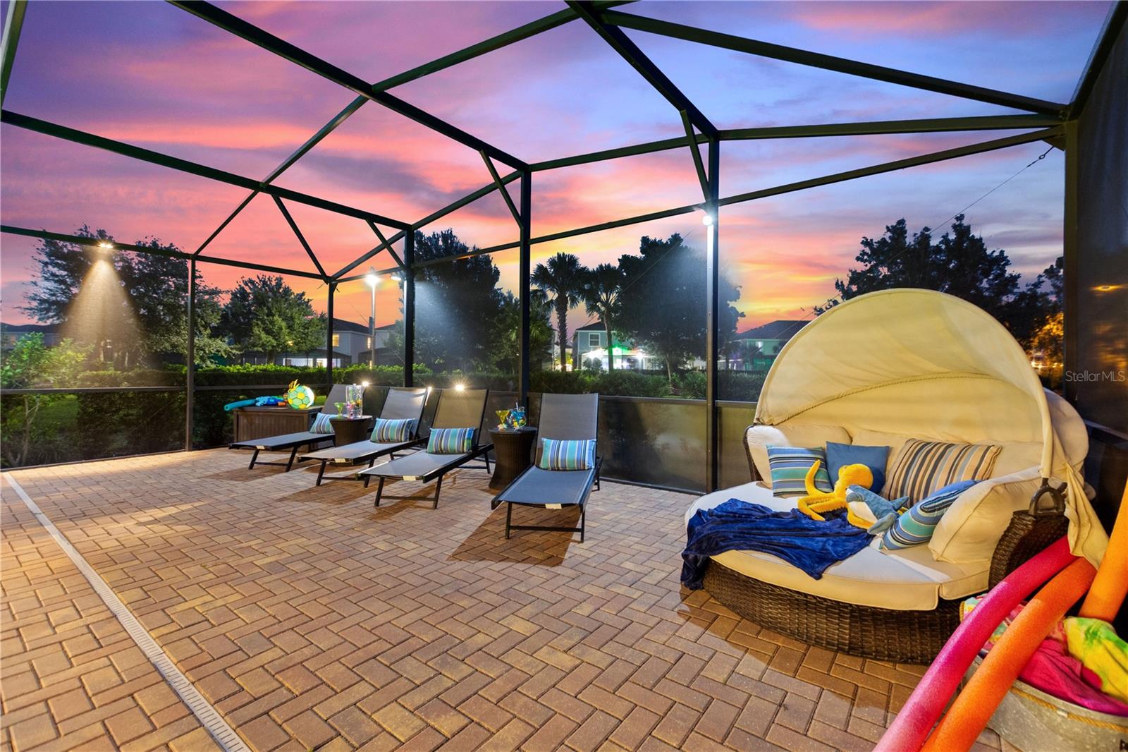 5525 MISTY OAK CIR