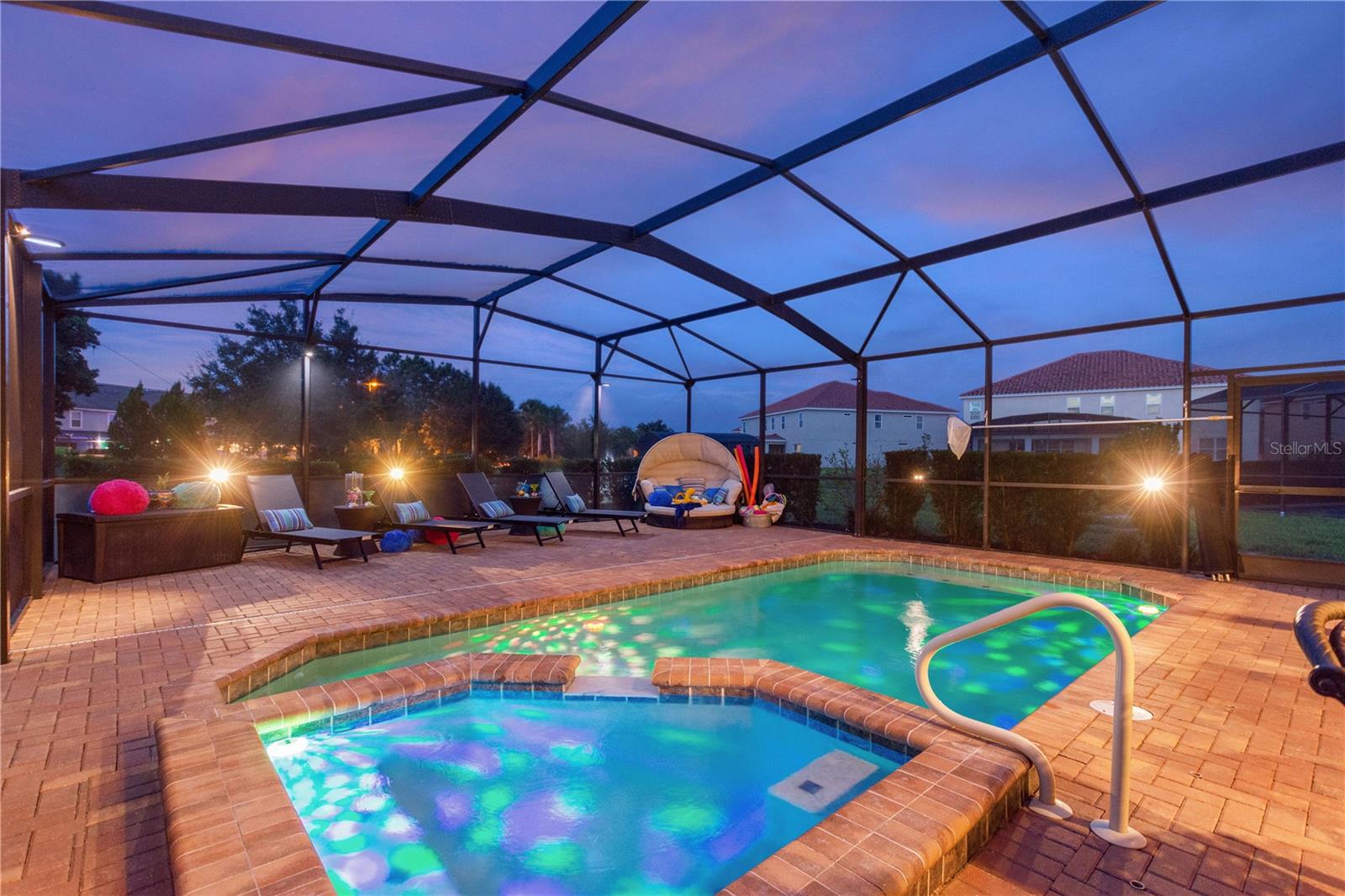 5525 MISTY OAK CIR
