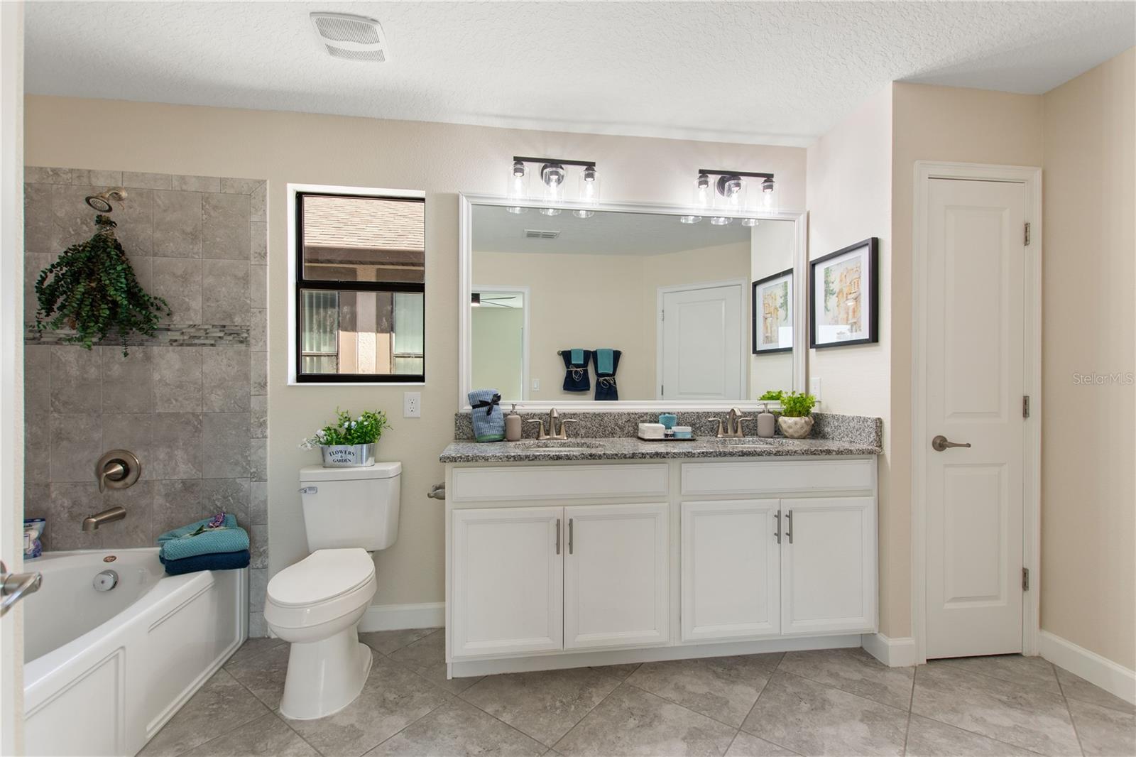 7630 BLUEJACK OAK DR