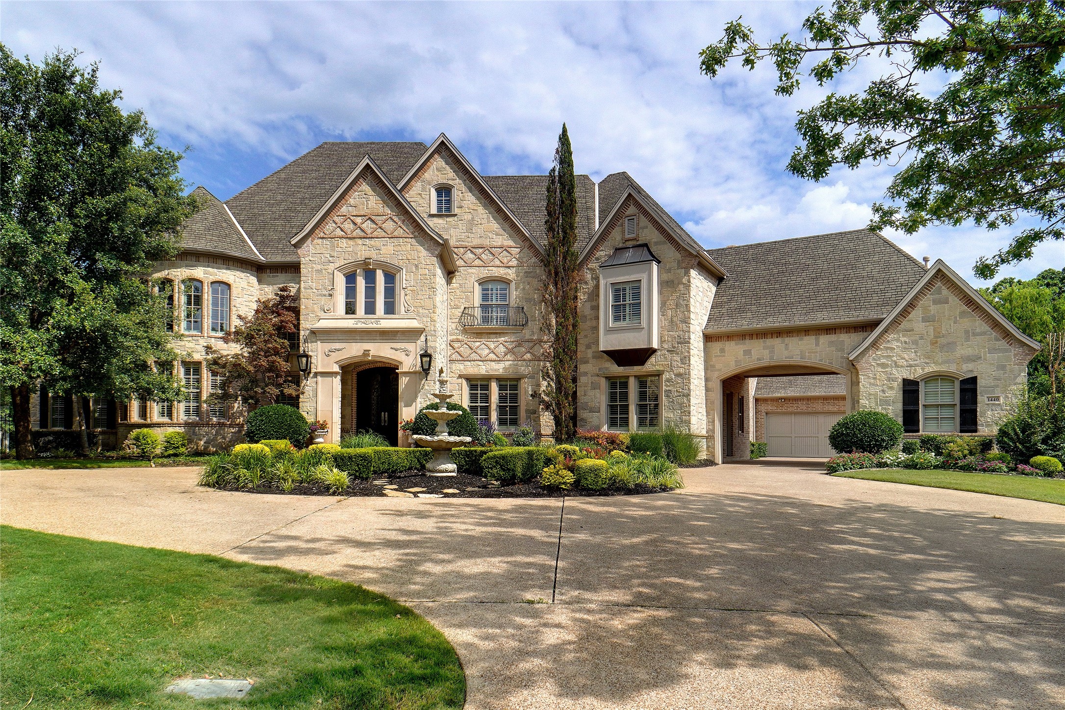 1440 Eagle Bend