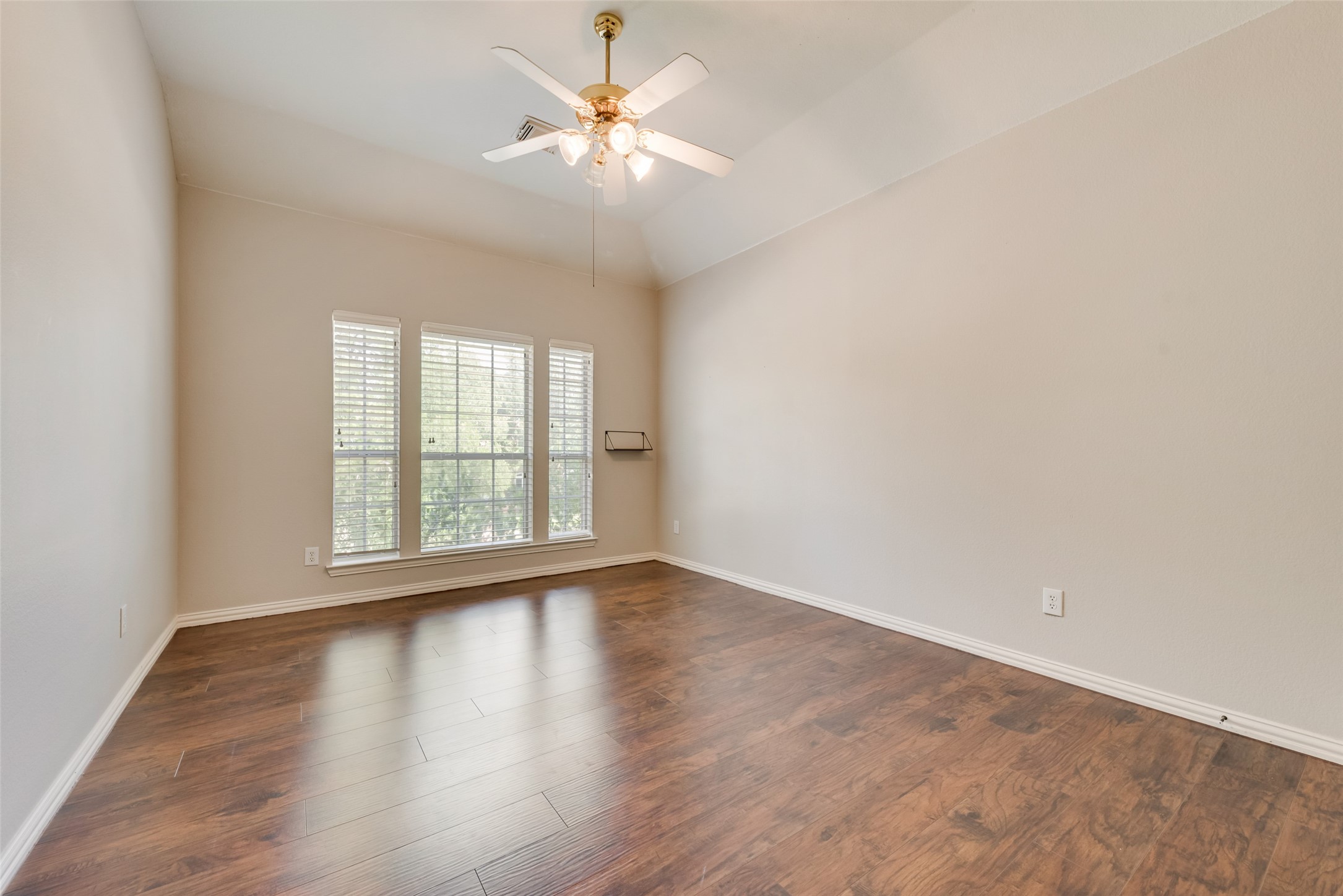402 Thistle Court