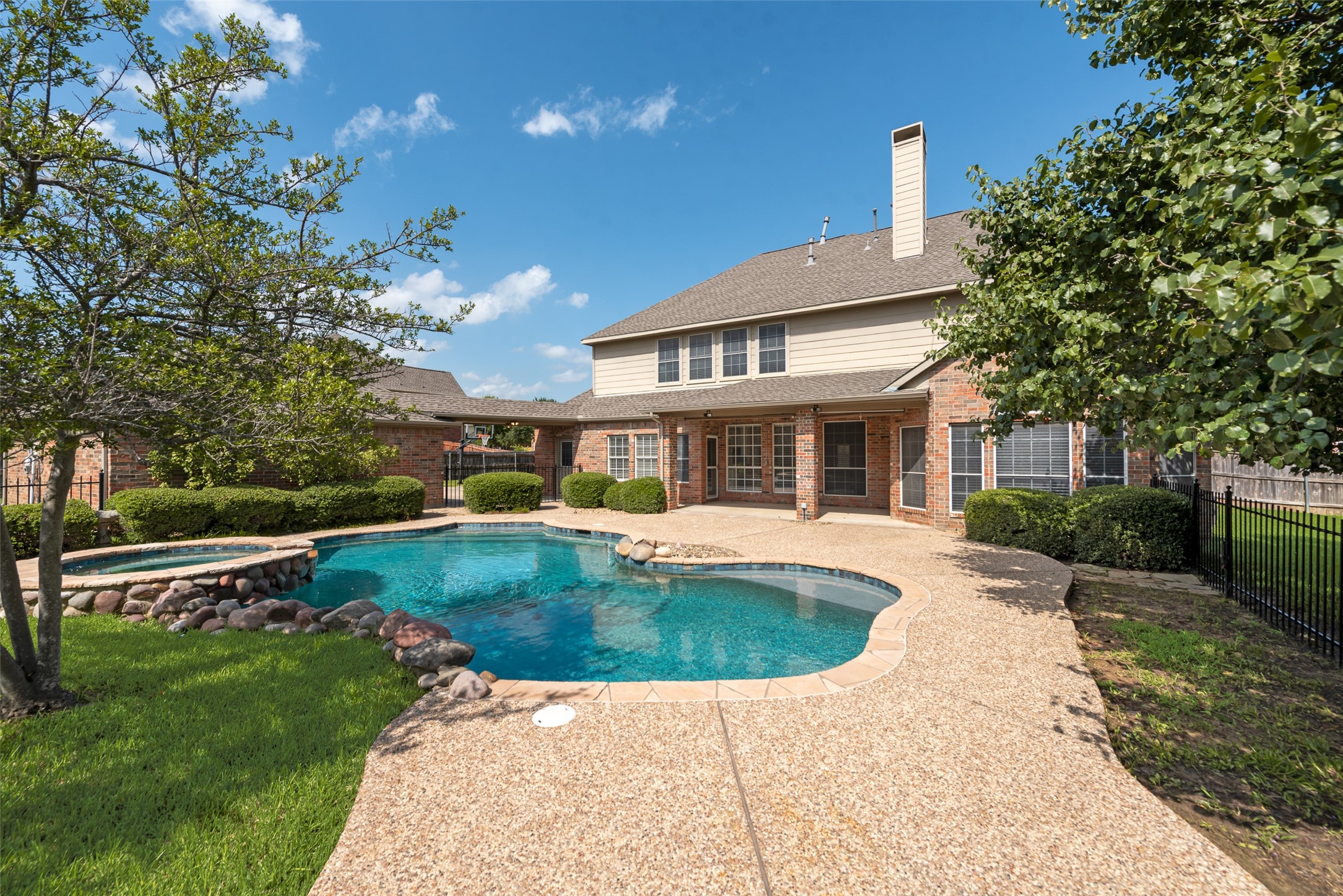 402 Thistle Court