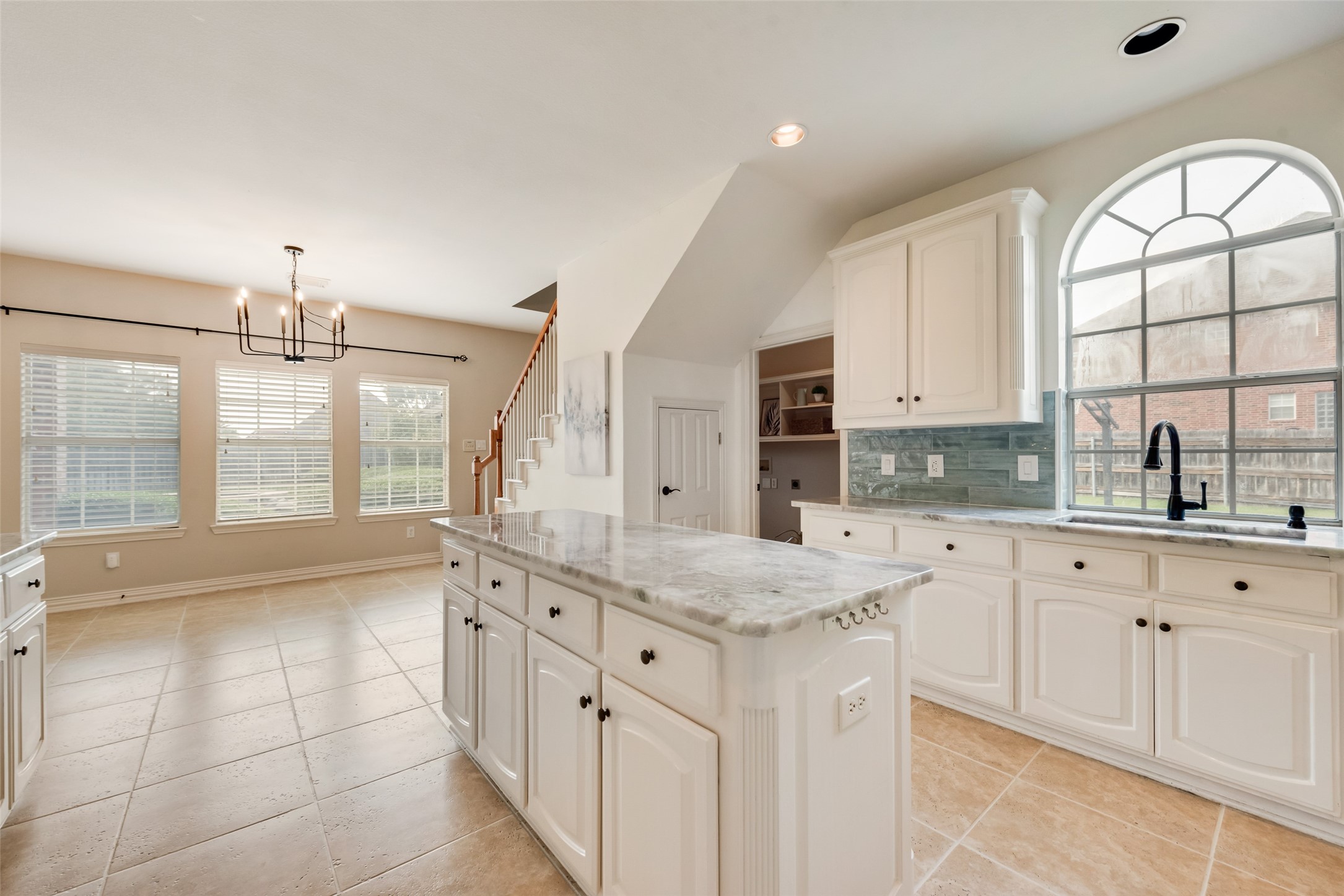 402 Thistle Court