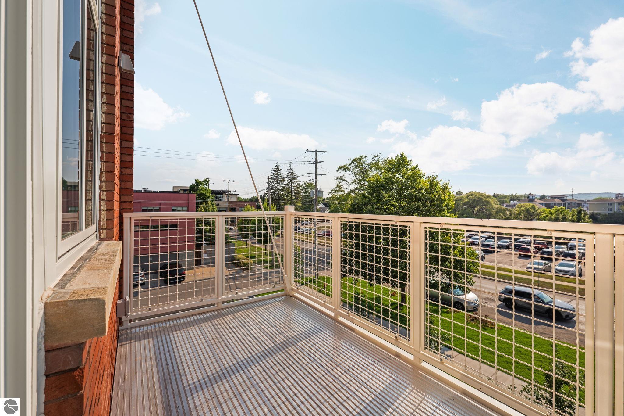 412 Webster Street # 2B