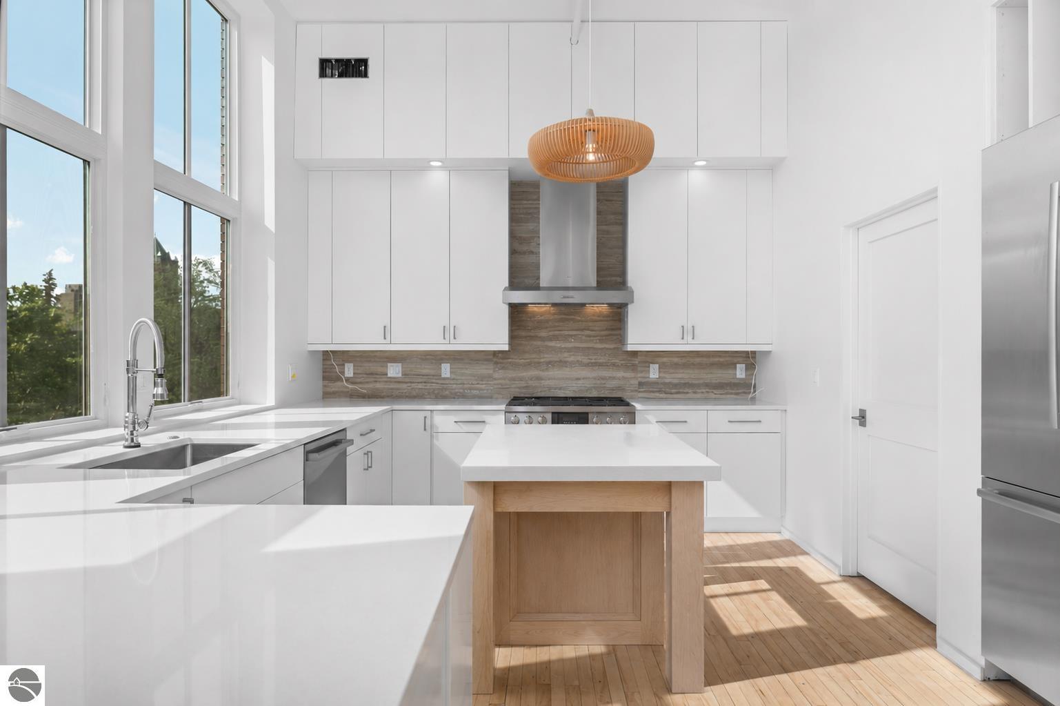412 Webster Street # 2B