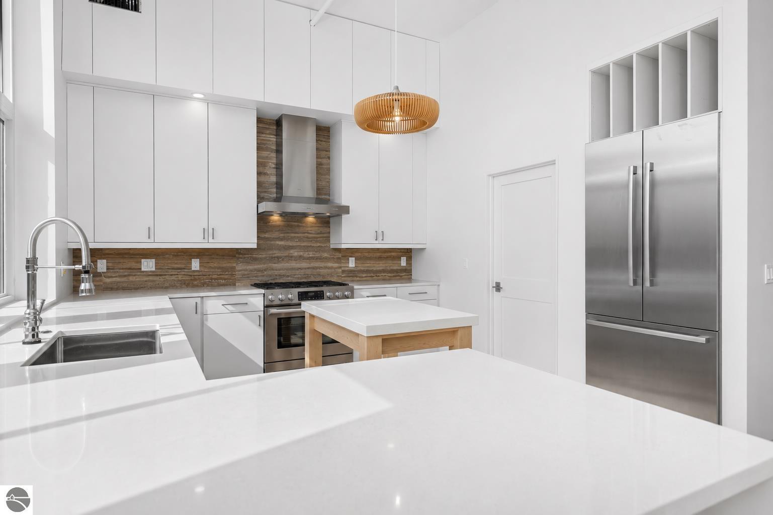 412 Webster Street # 2B