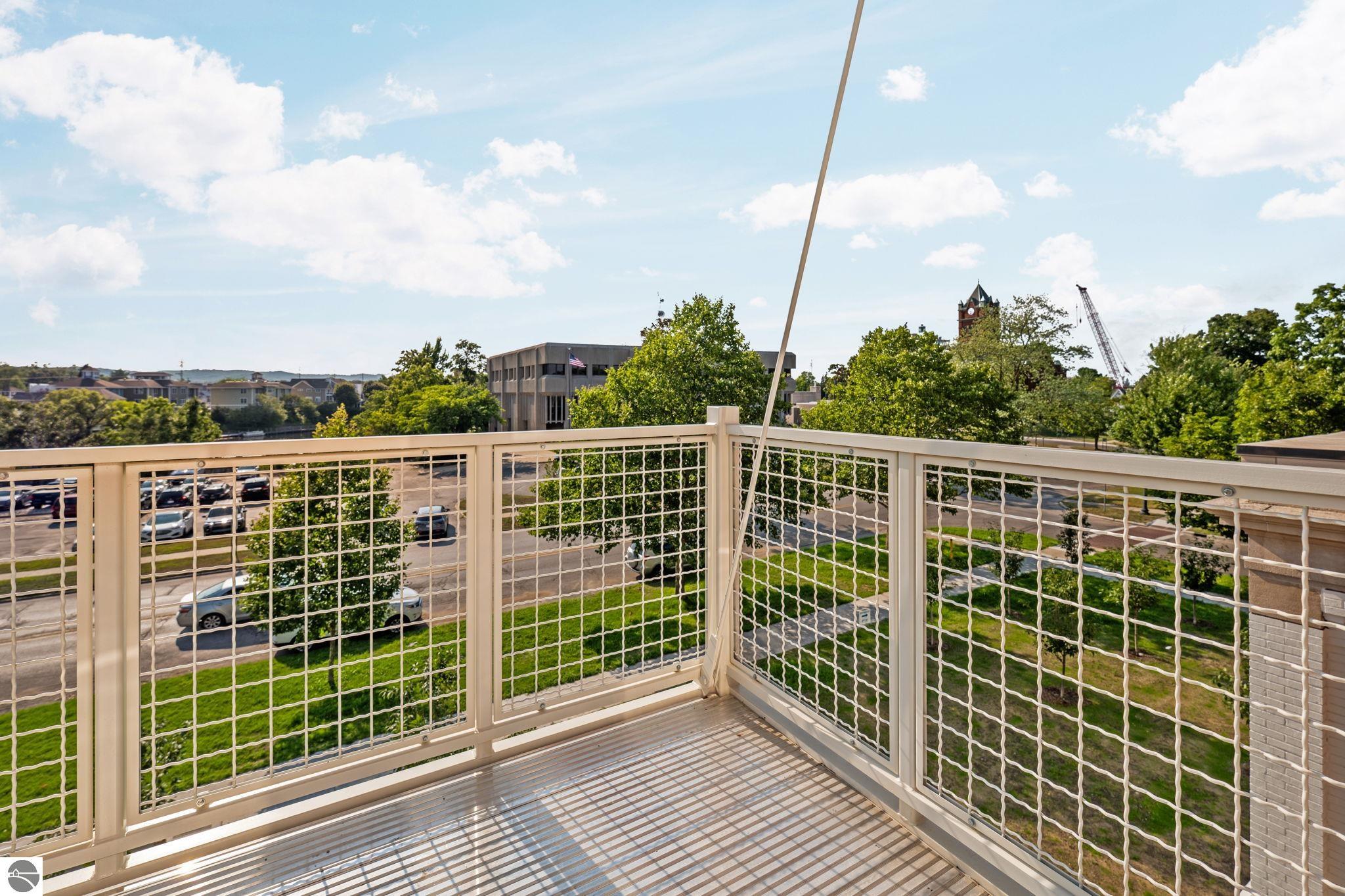 412 Webster Street # 2B
