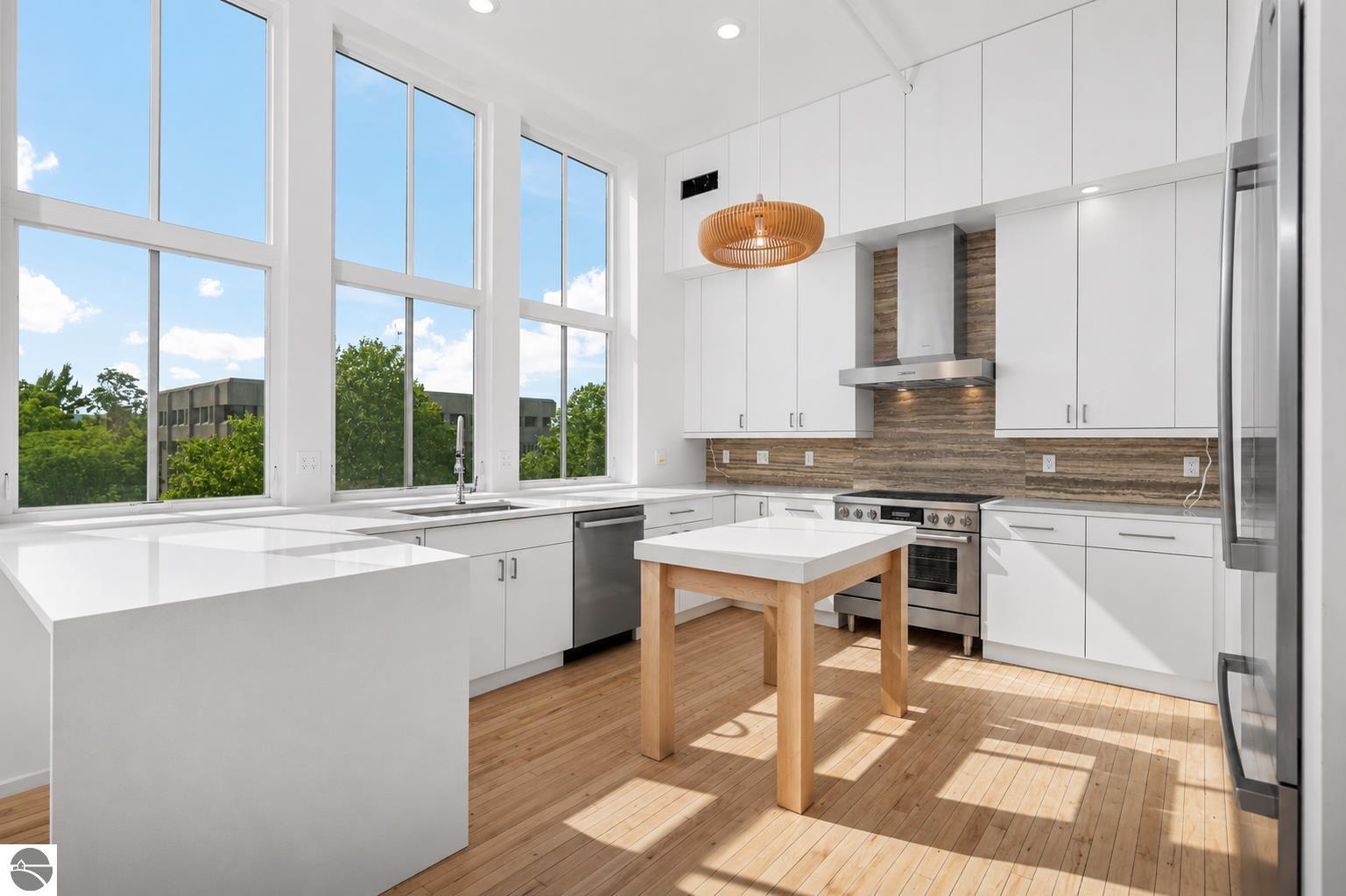 412 Webster Street # 2B