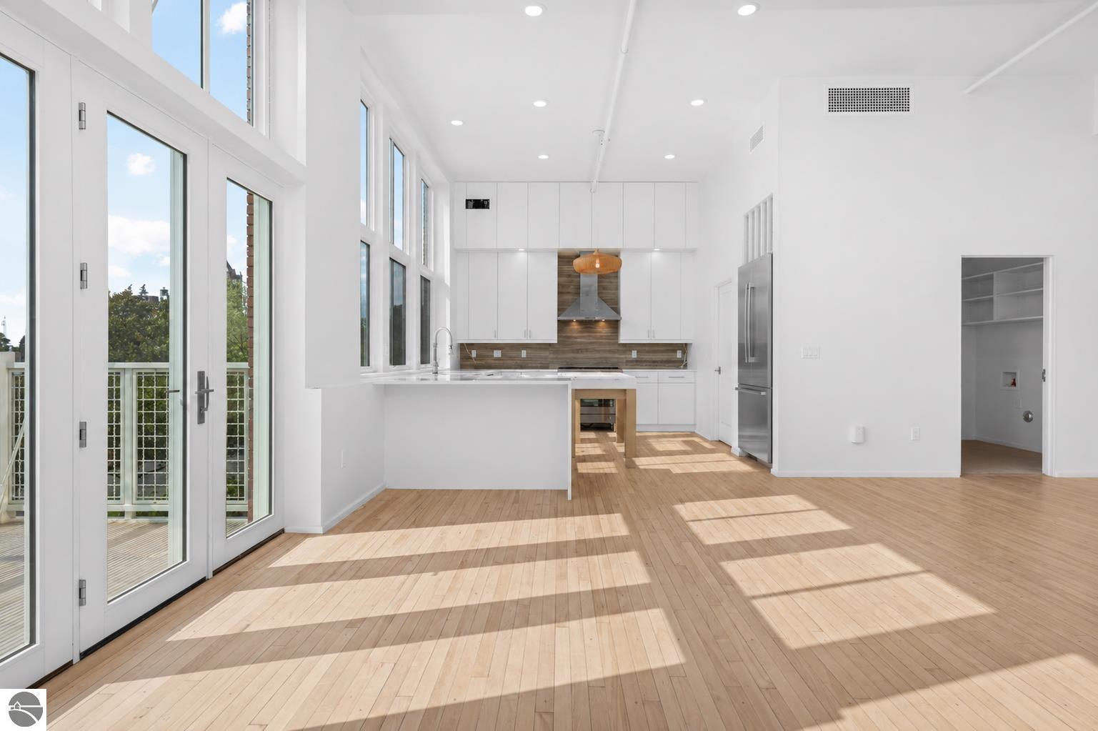 412 Webster Street # 2B
