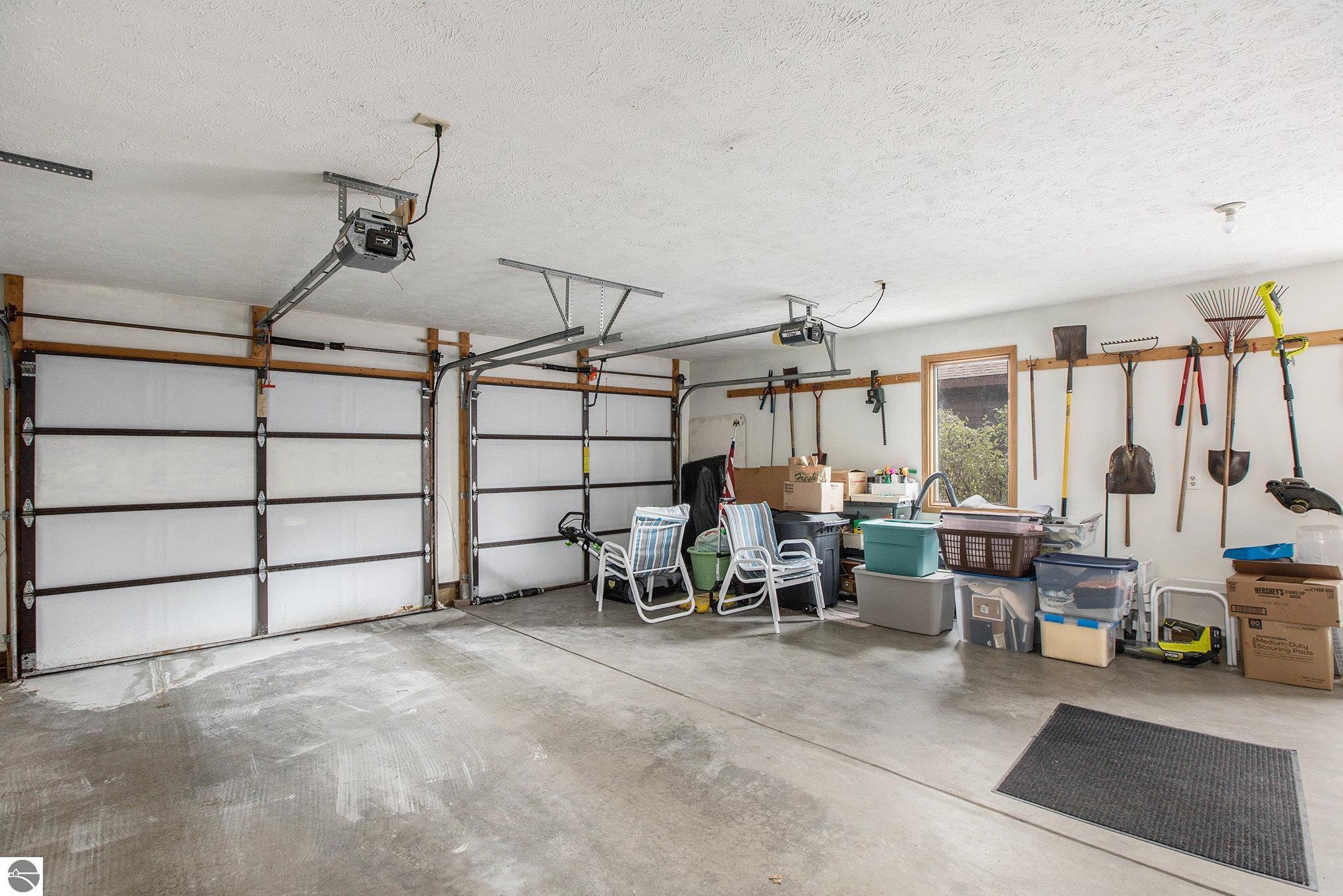 2051 Hammond Place E