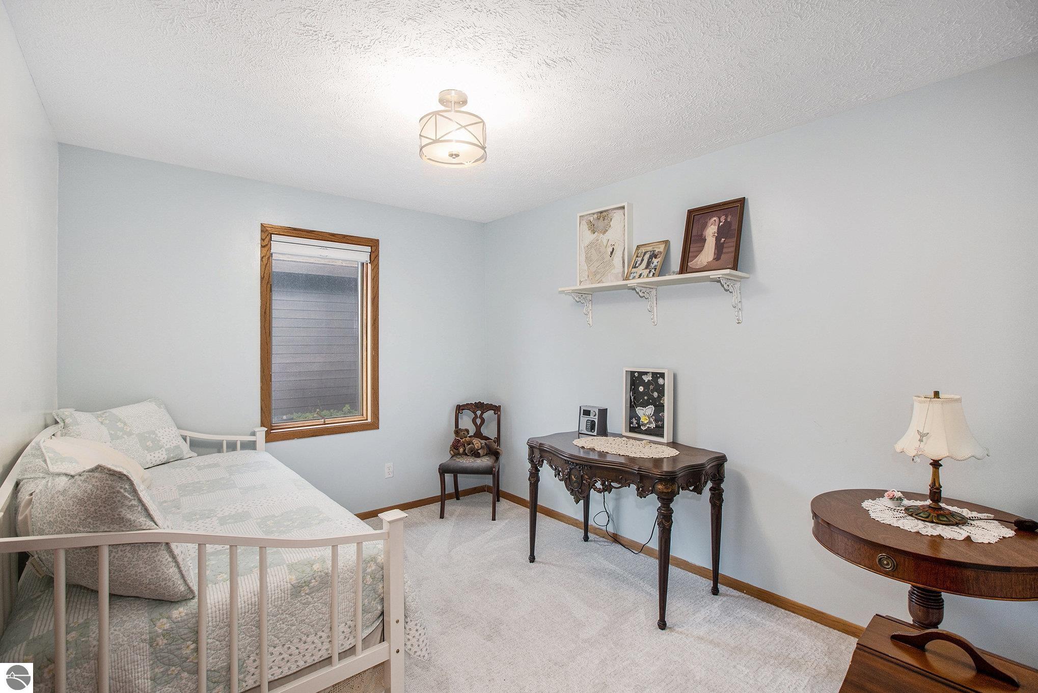 2051 Hammond Place E