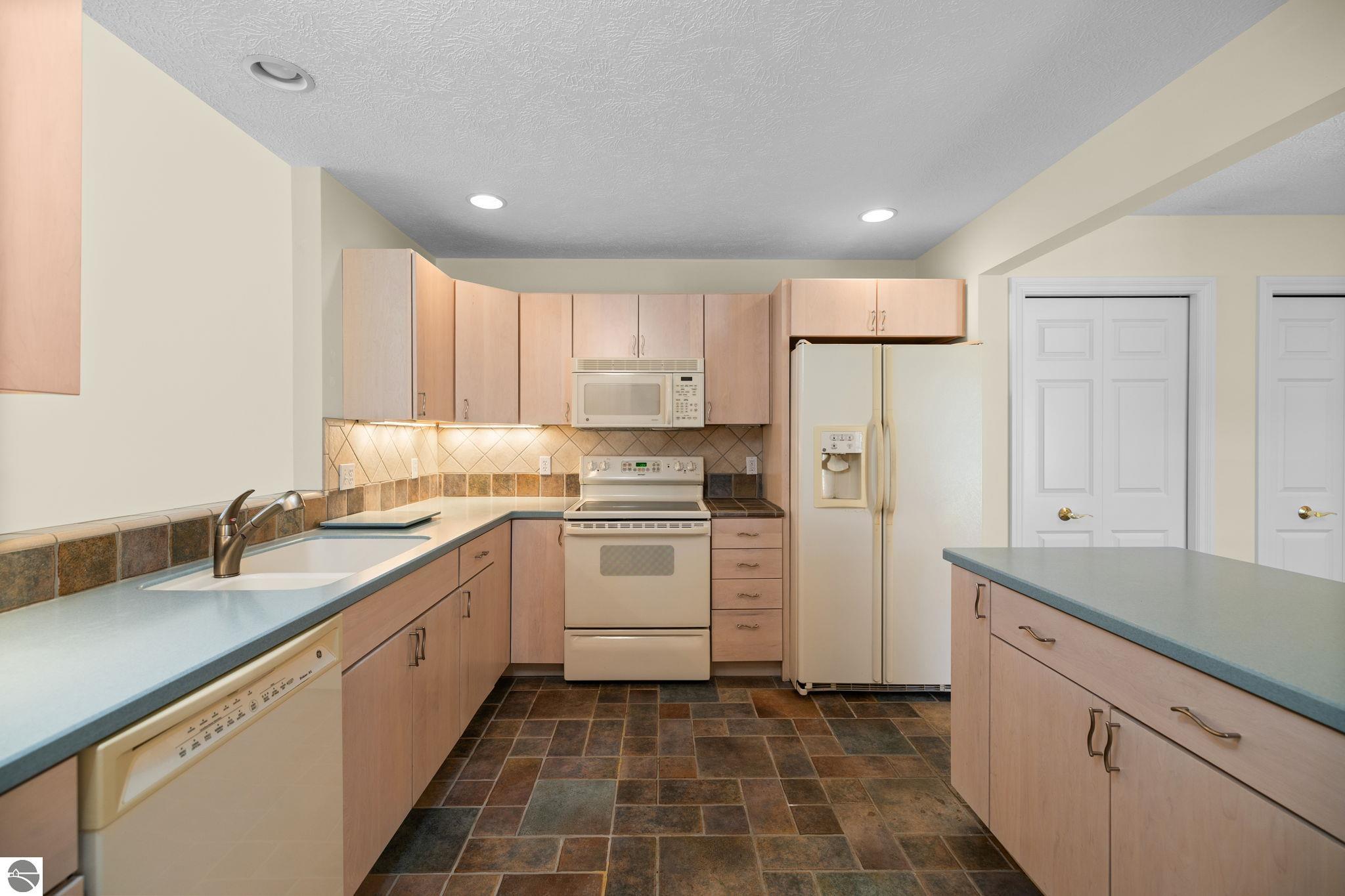 2947 Crown Pointe Drive # 15