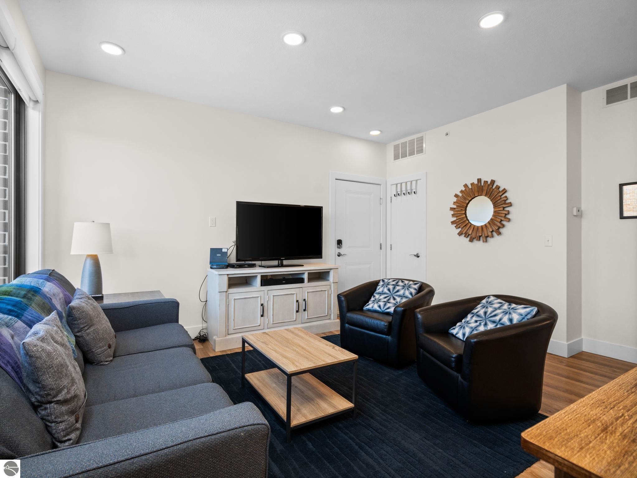 131 E Eighth Street # 315