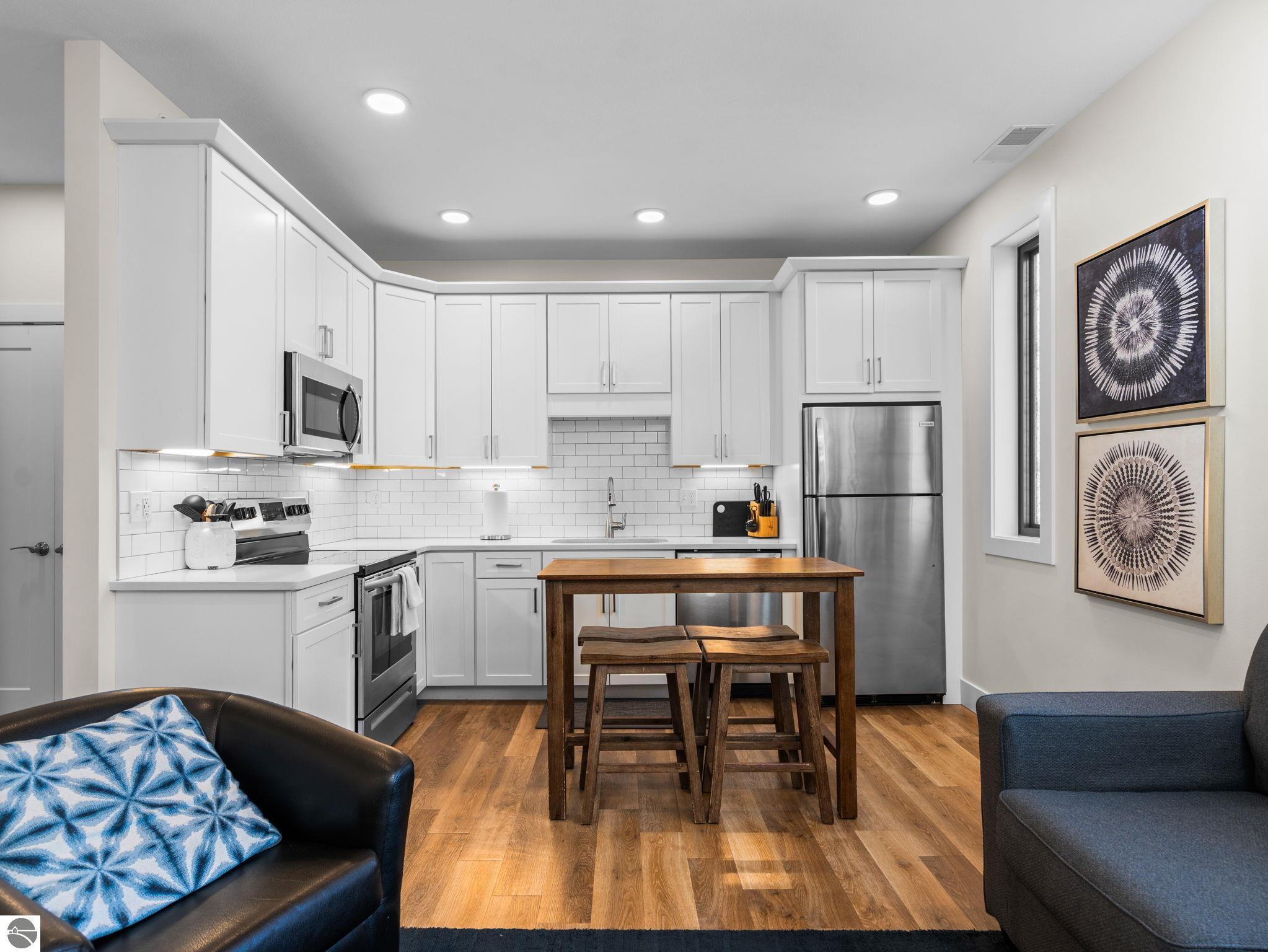 131 E Eighth Street # 315