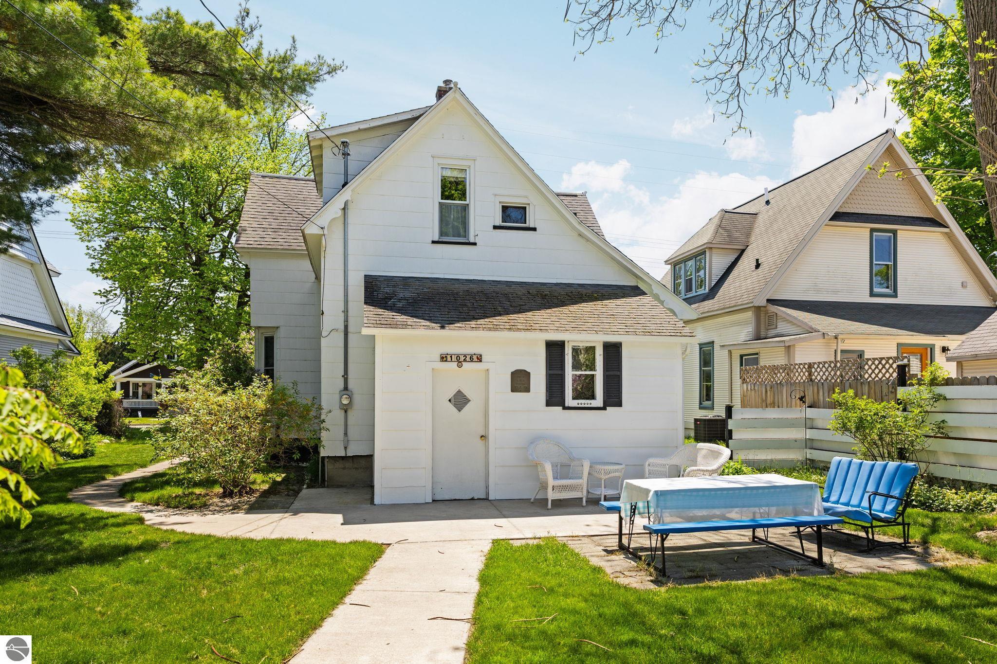 1026 W Front Street