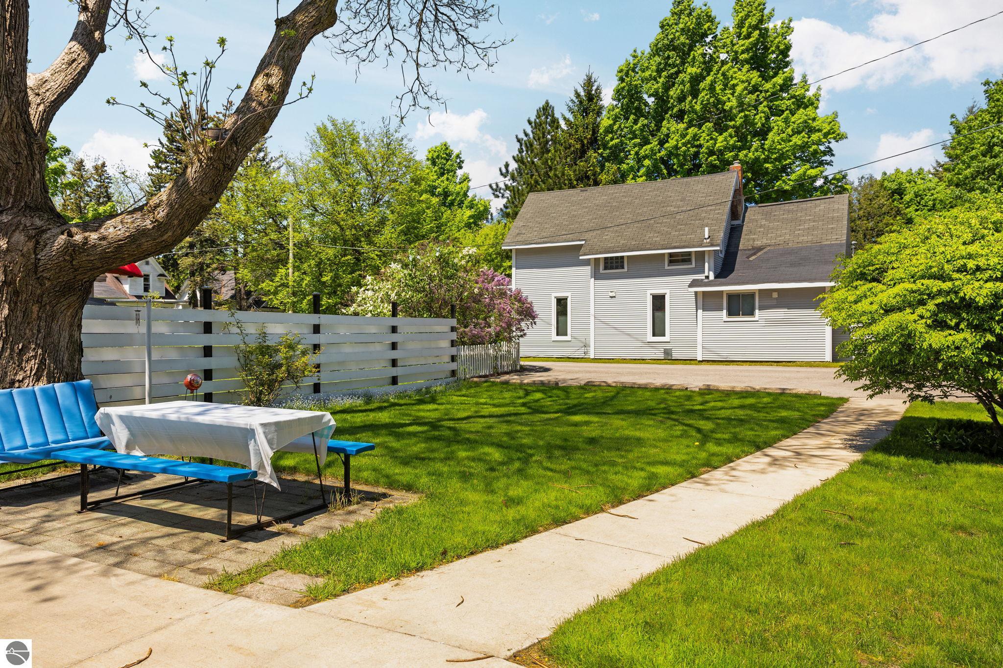 1026 W Front Street