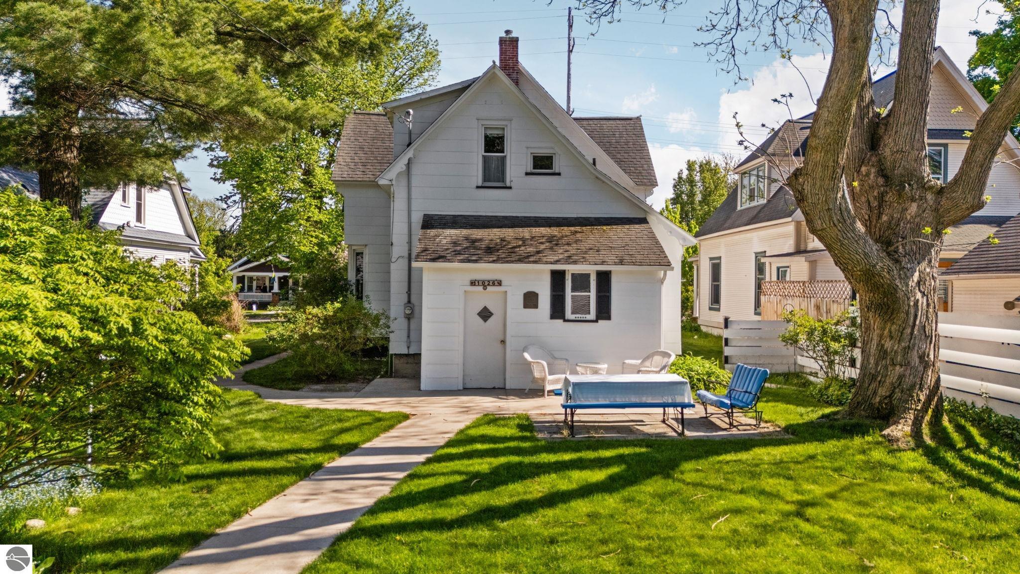 1026 W Front Street