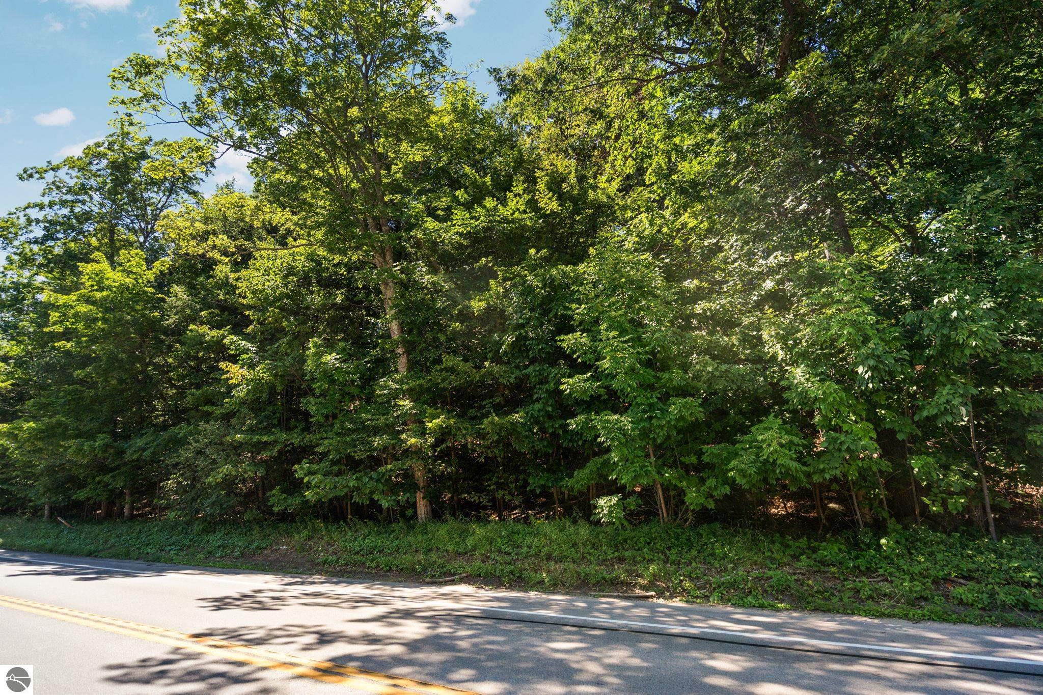 16 Center Road