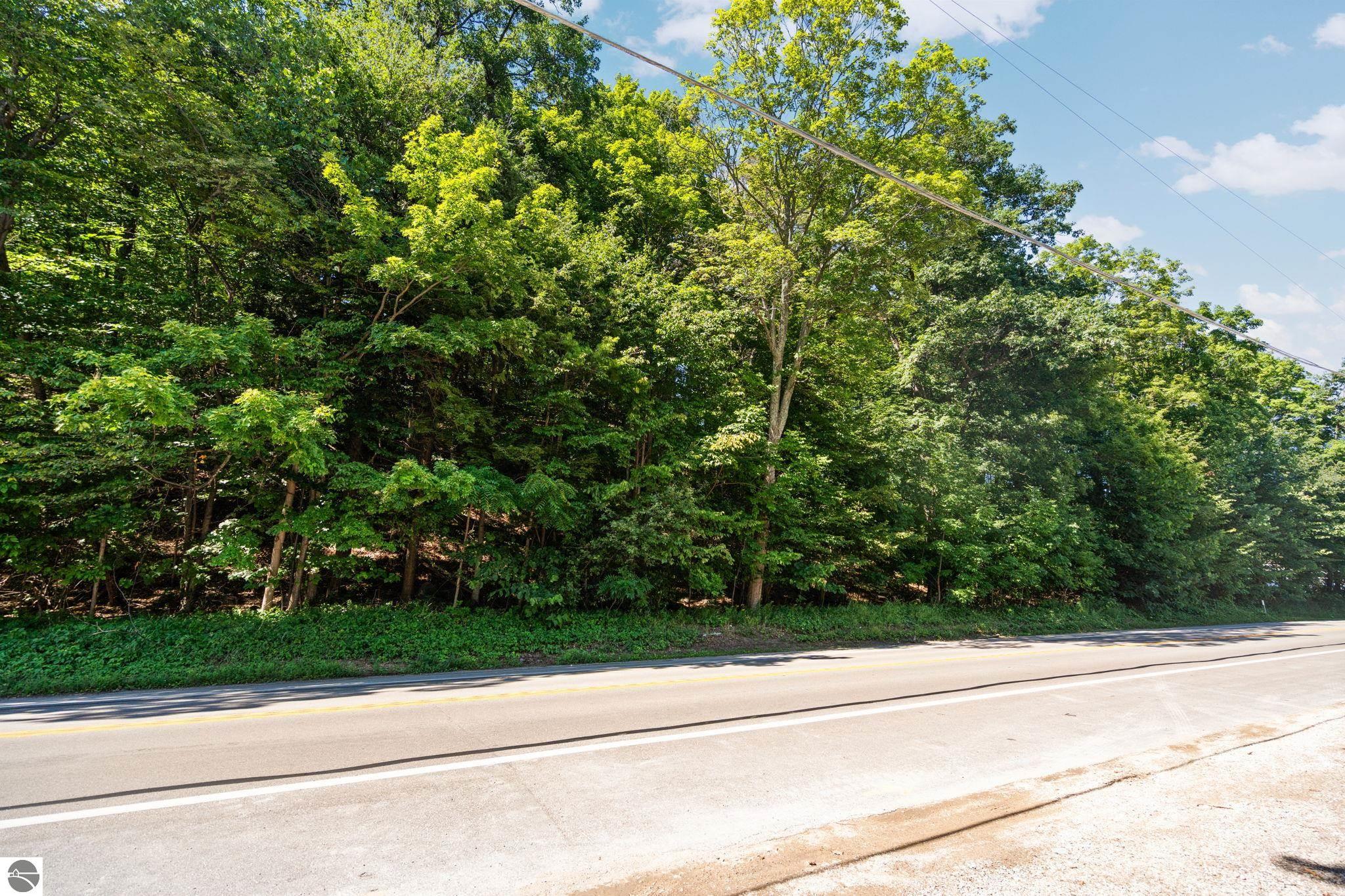 16 Center Road