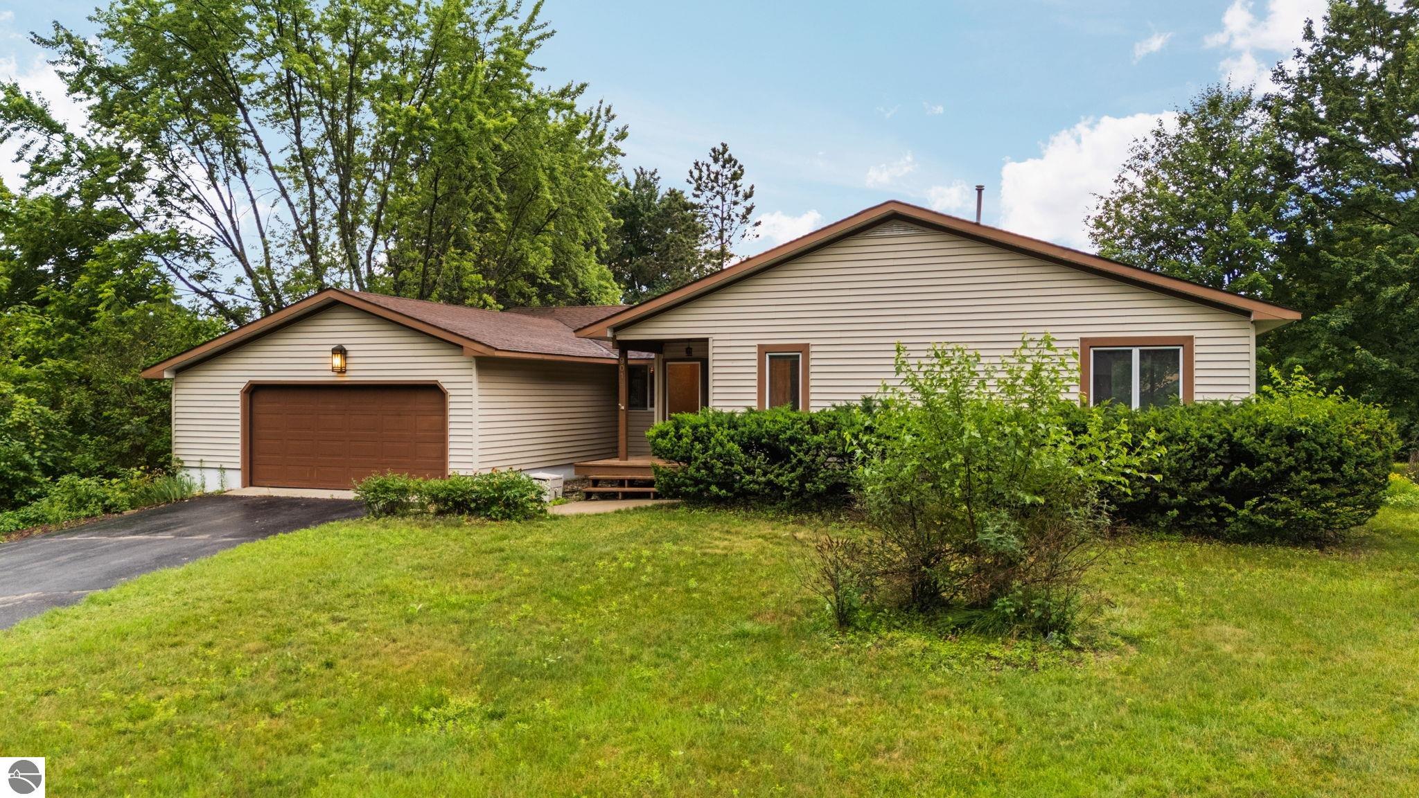 901 Huron Hills Drive