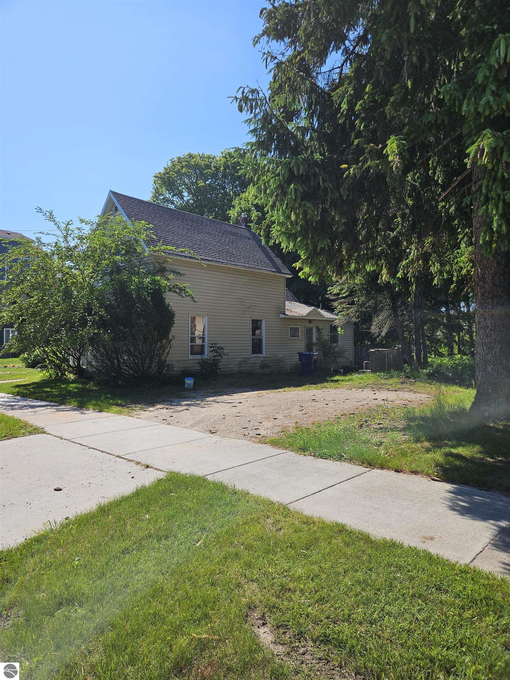 905 W Seventh Street