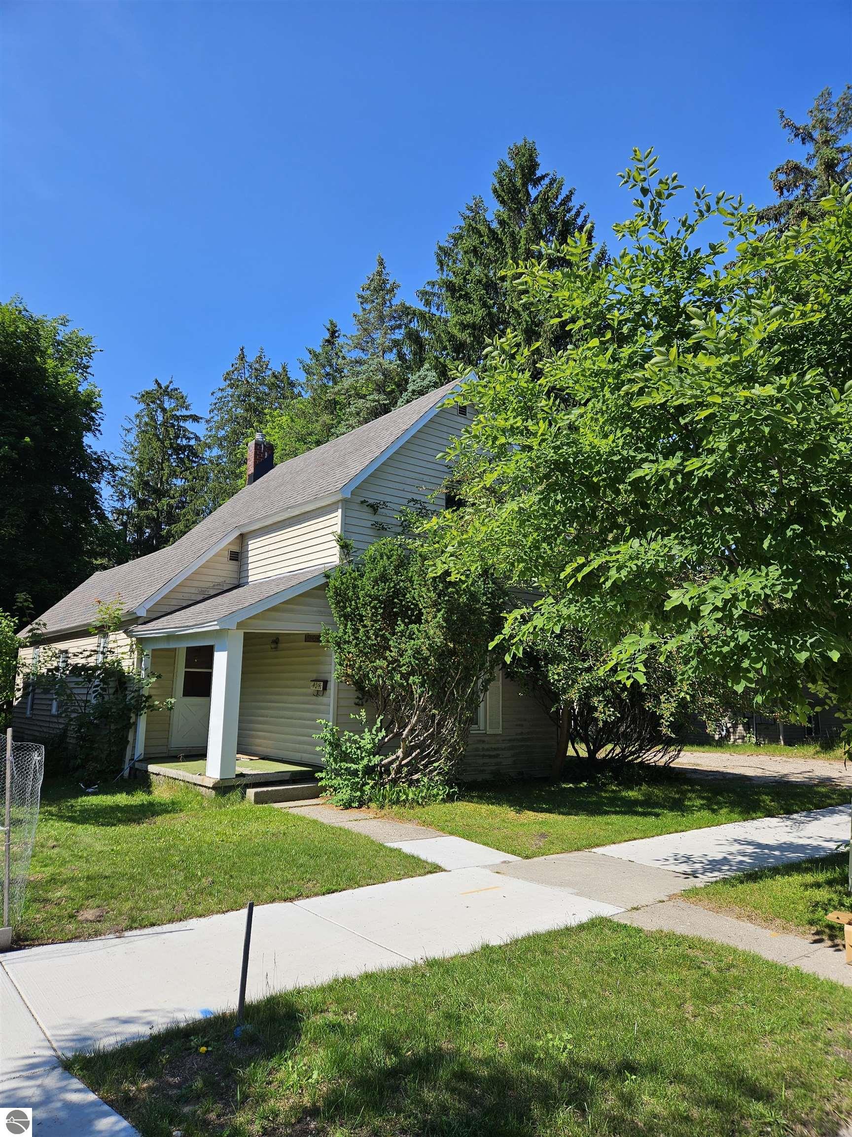 905 W Seventh Street