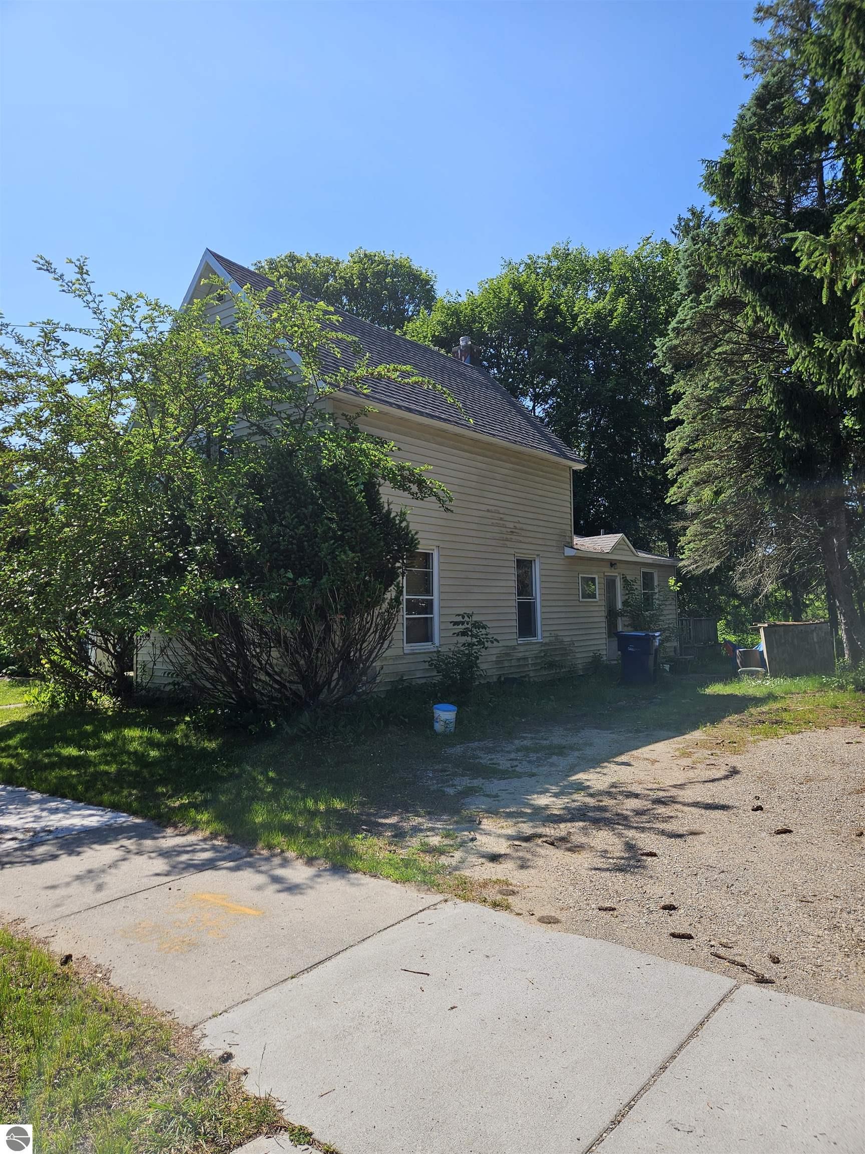 905 W Seventh Street