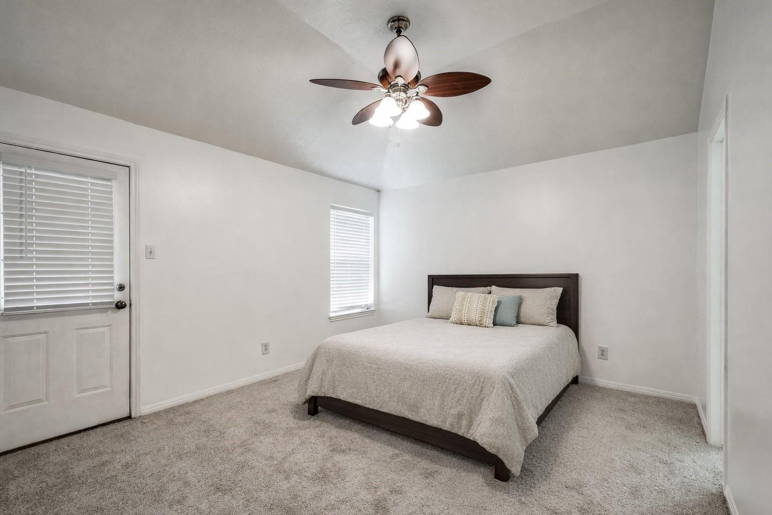 4705 Meadowood Drive