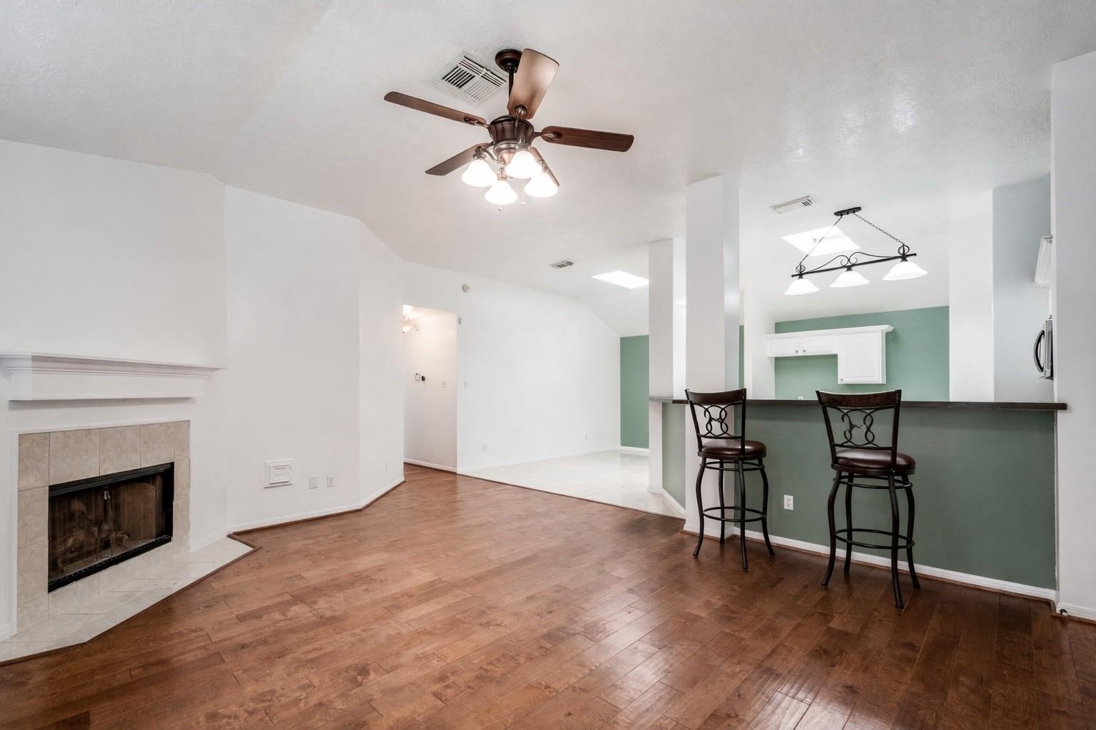 4705 Meadowood Drive