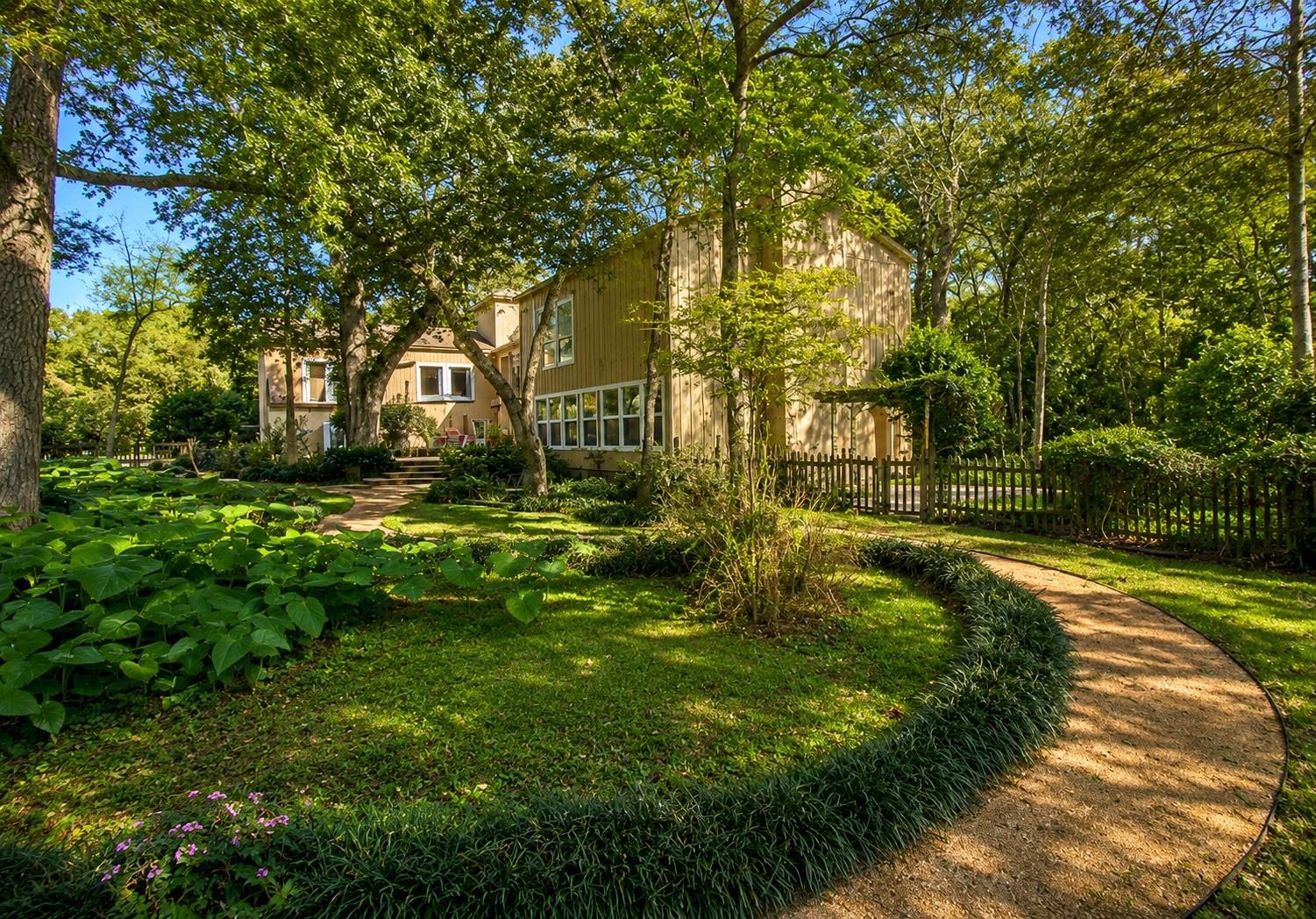 1 Holly Tree Lane